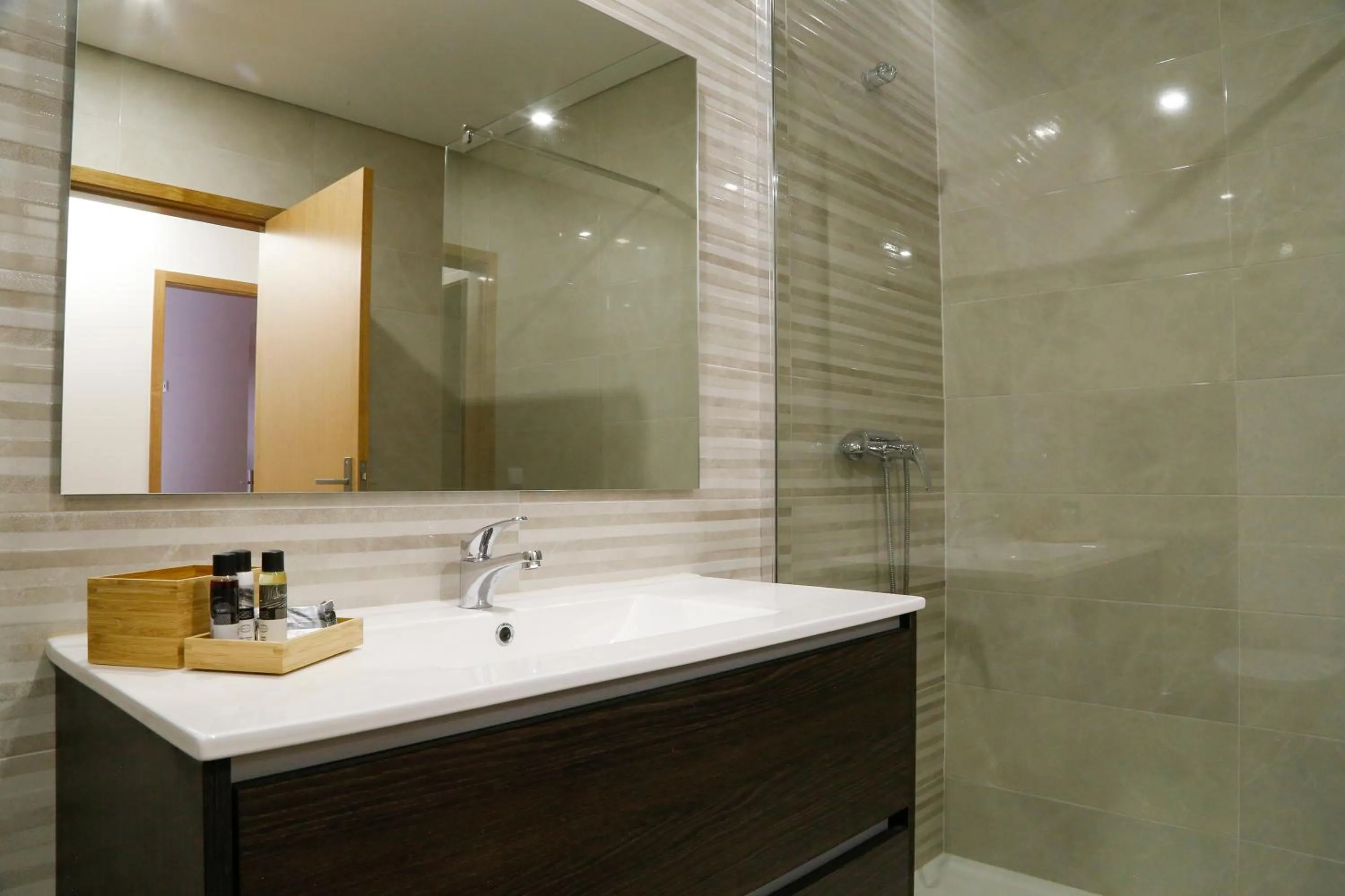 Bathroom in Spot Apartments Trindade