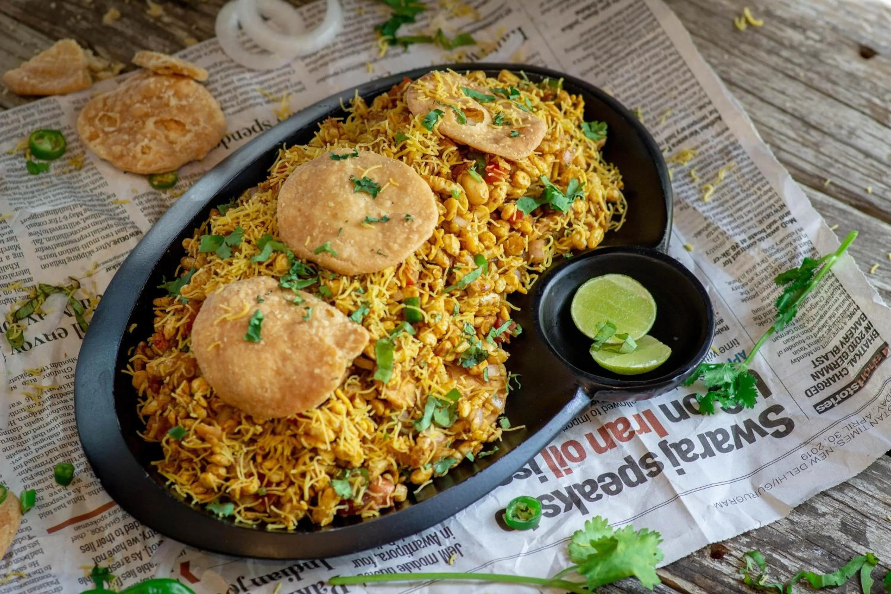 Restaurant/places to eat in Holiday Inn Express Hyderabad Banjara Hills by IHG