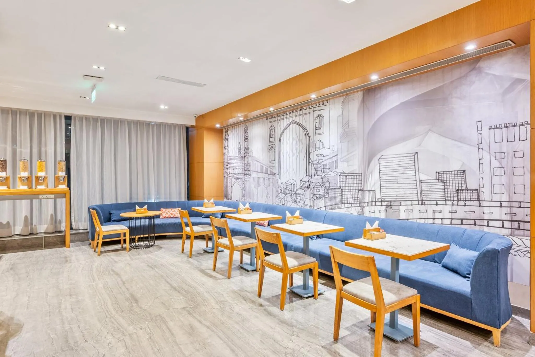 Restaurant/places to eat in Holiday Inn Express Hyderabad Banjara Hills by IHG