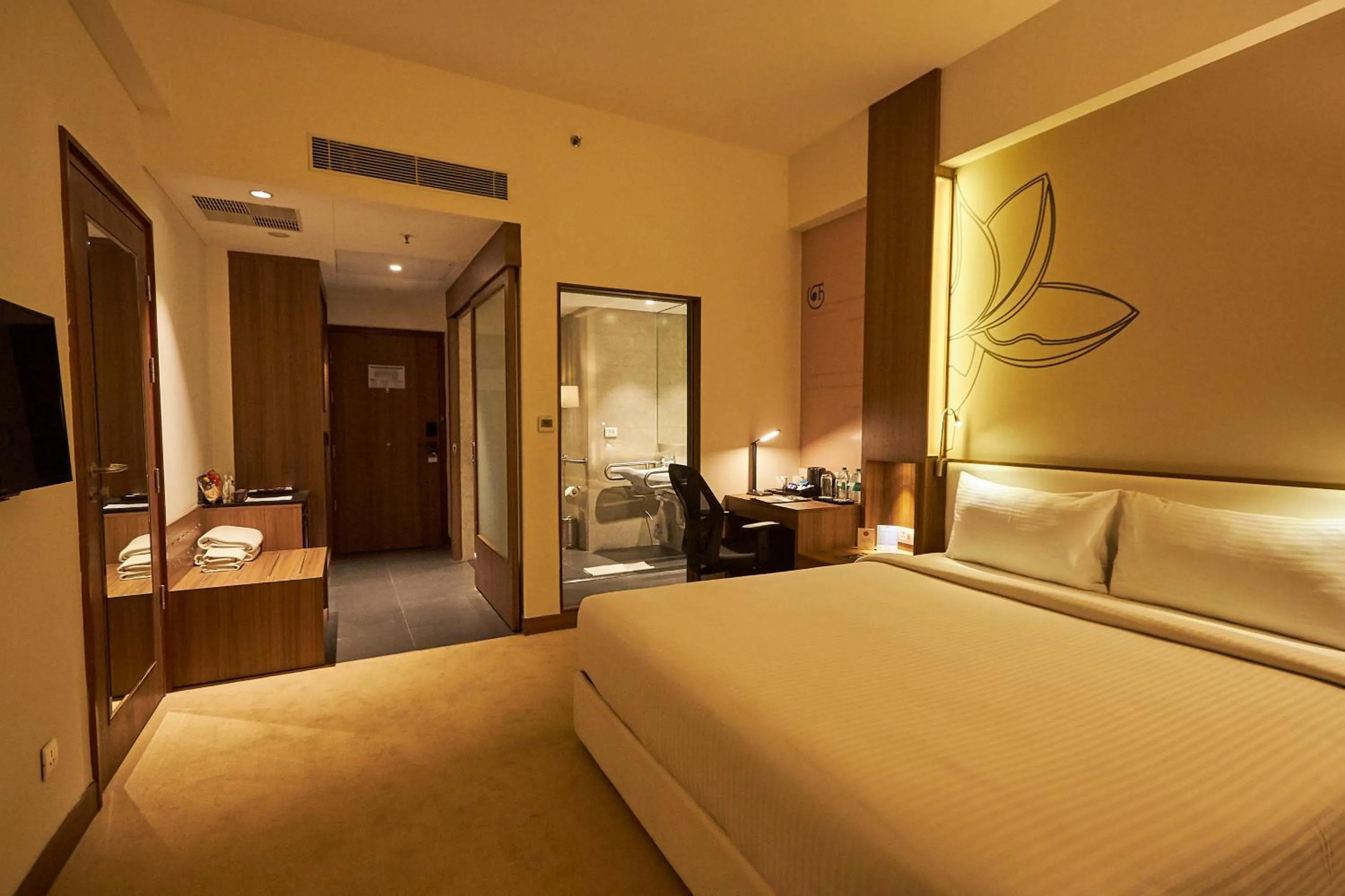 Bedroom, Bed in Mercure Chennai Sriperumbudur