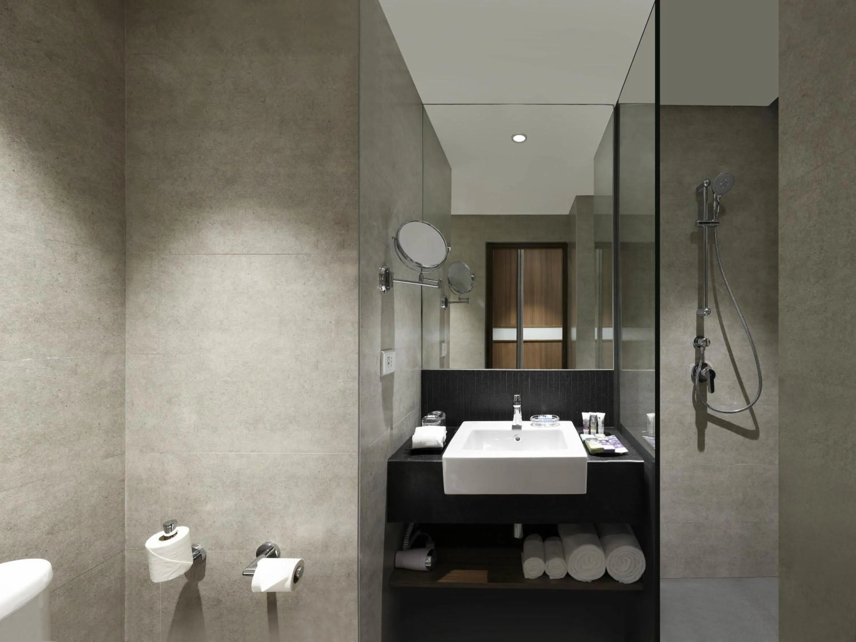 Bedroom in Mercure Chennai Sriperumbudur