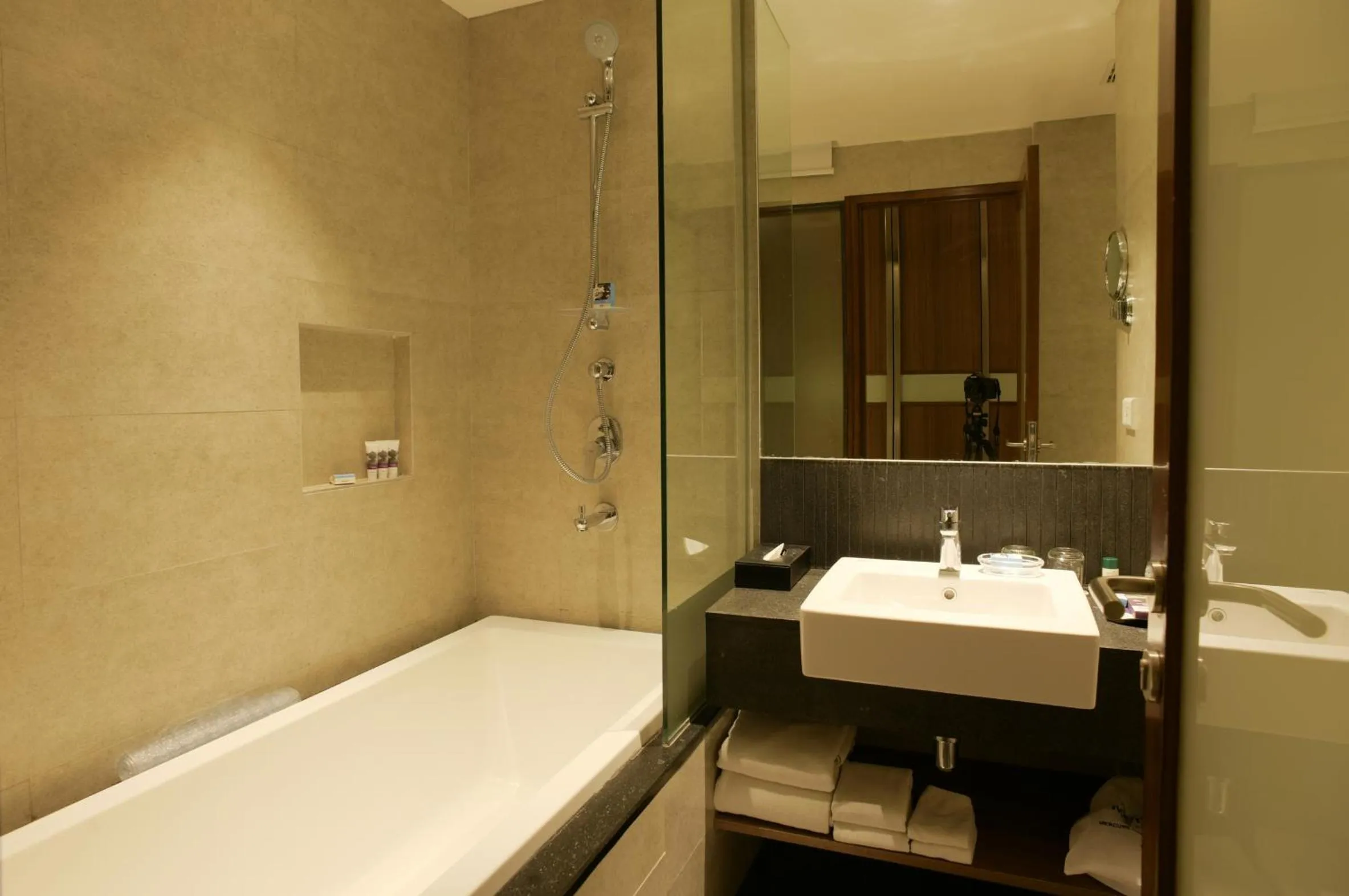 Bathroom in Mercure Chennai Sriperumbudur