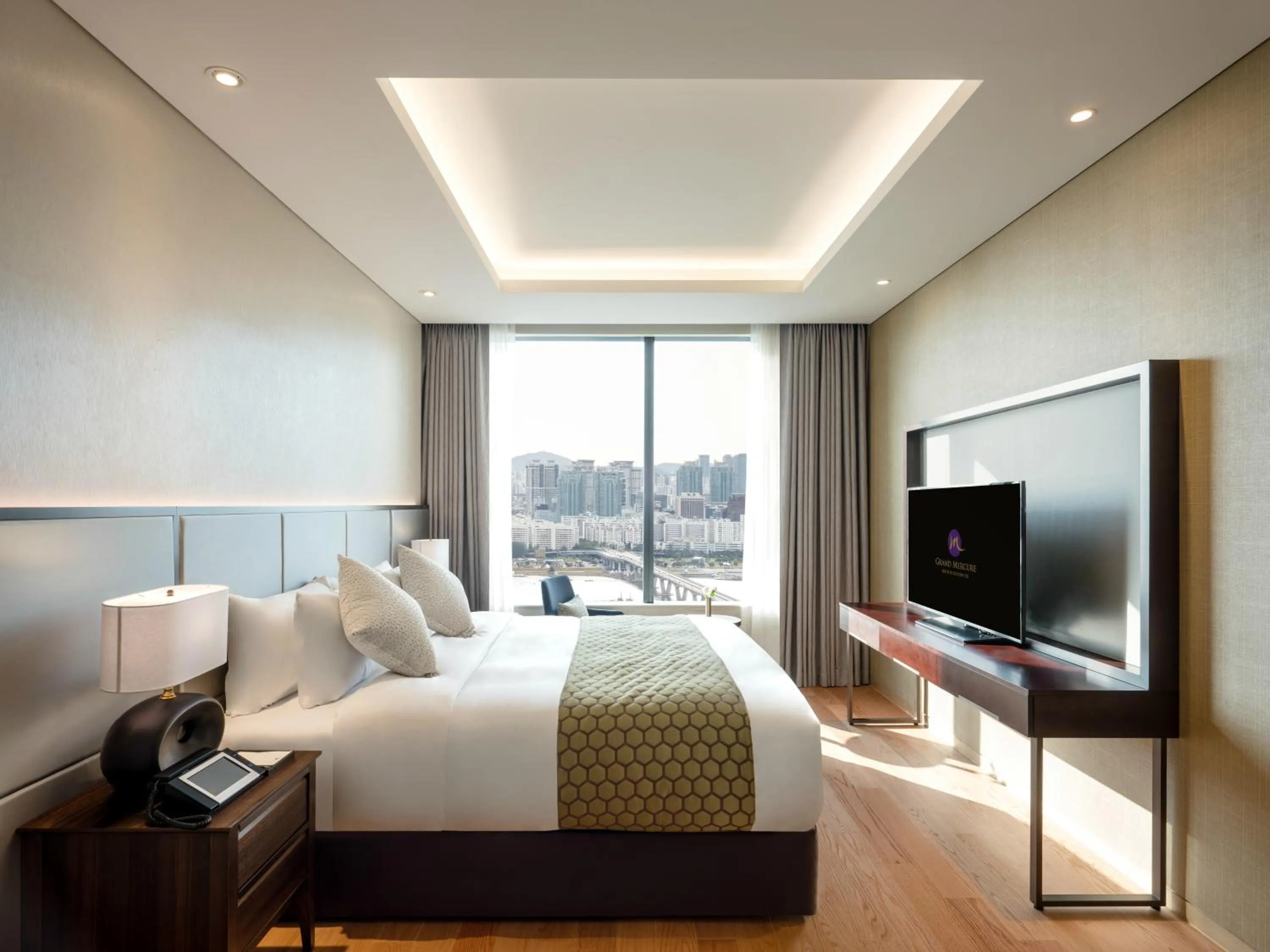 Bedroom, Bed in Grand Mercure Ambassador Hotel and Residences Seoul Yongsan