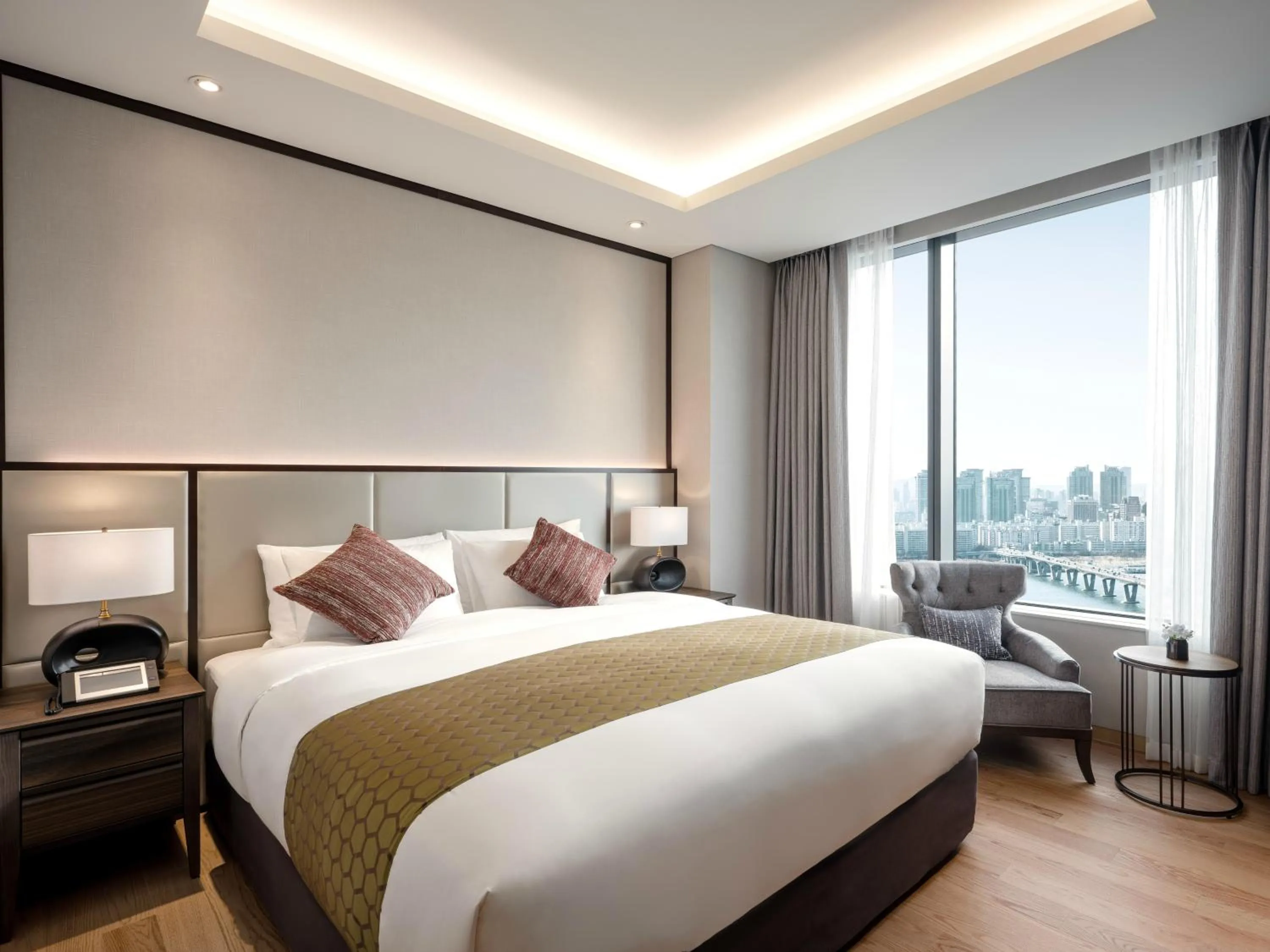 Bedroom, Bed in Grand Mercure Ambassador Hotel and Residences Seoul Yongsan