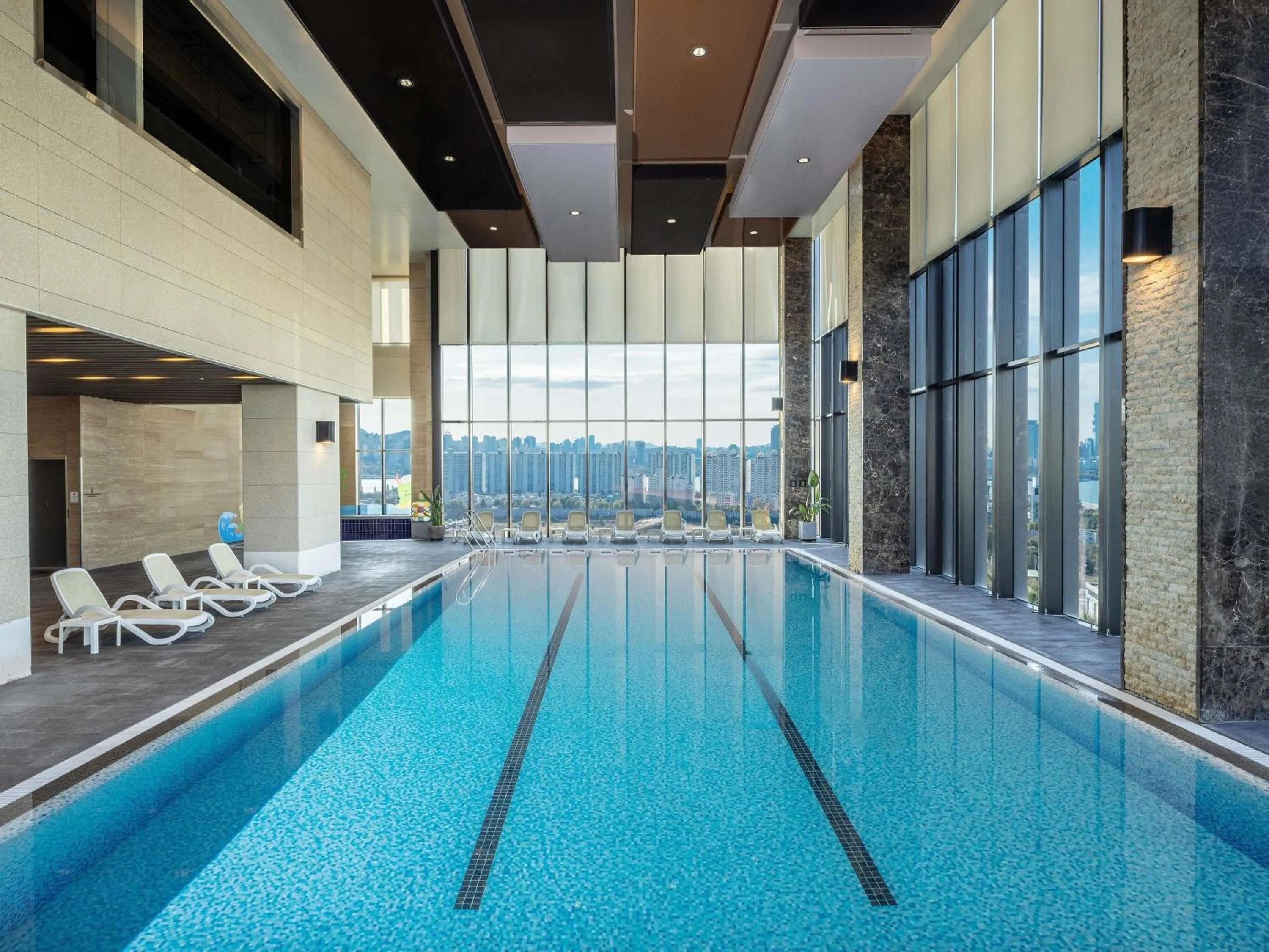 Fitness centre/facilities in Grand Mercure Ambassador Hotel and Residences Seoul Yongsan