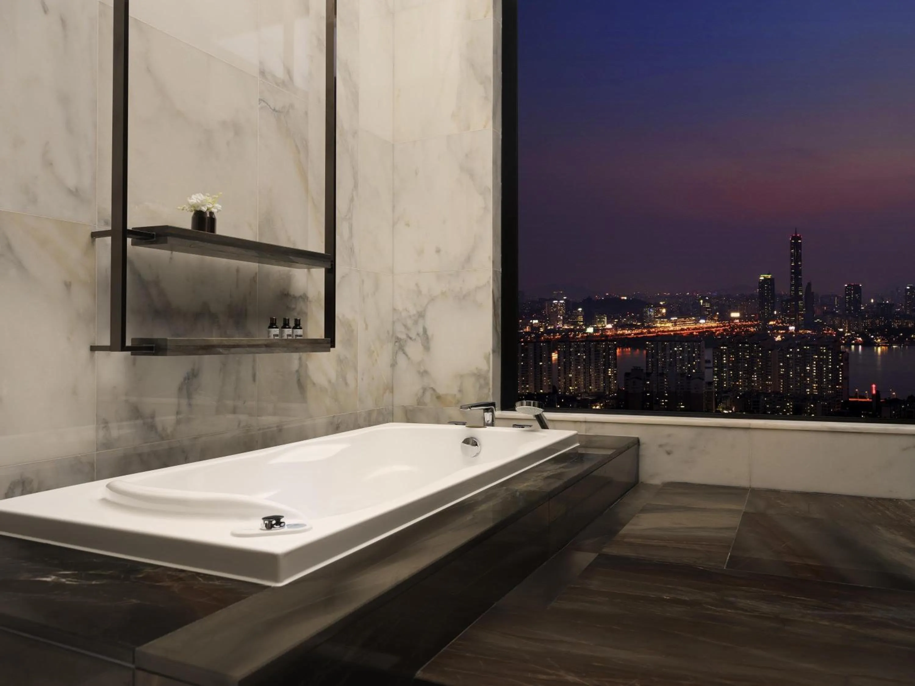 Bedroom in Grand Mercure Ambassador Hotel and Residences Seoul Yongsan