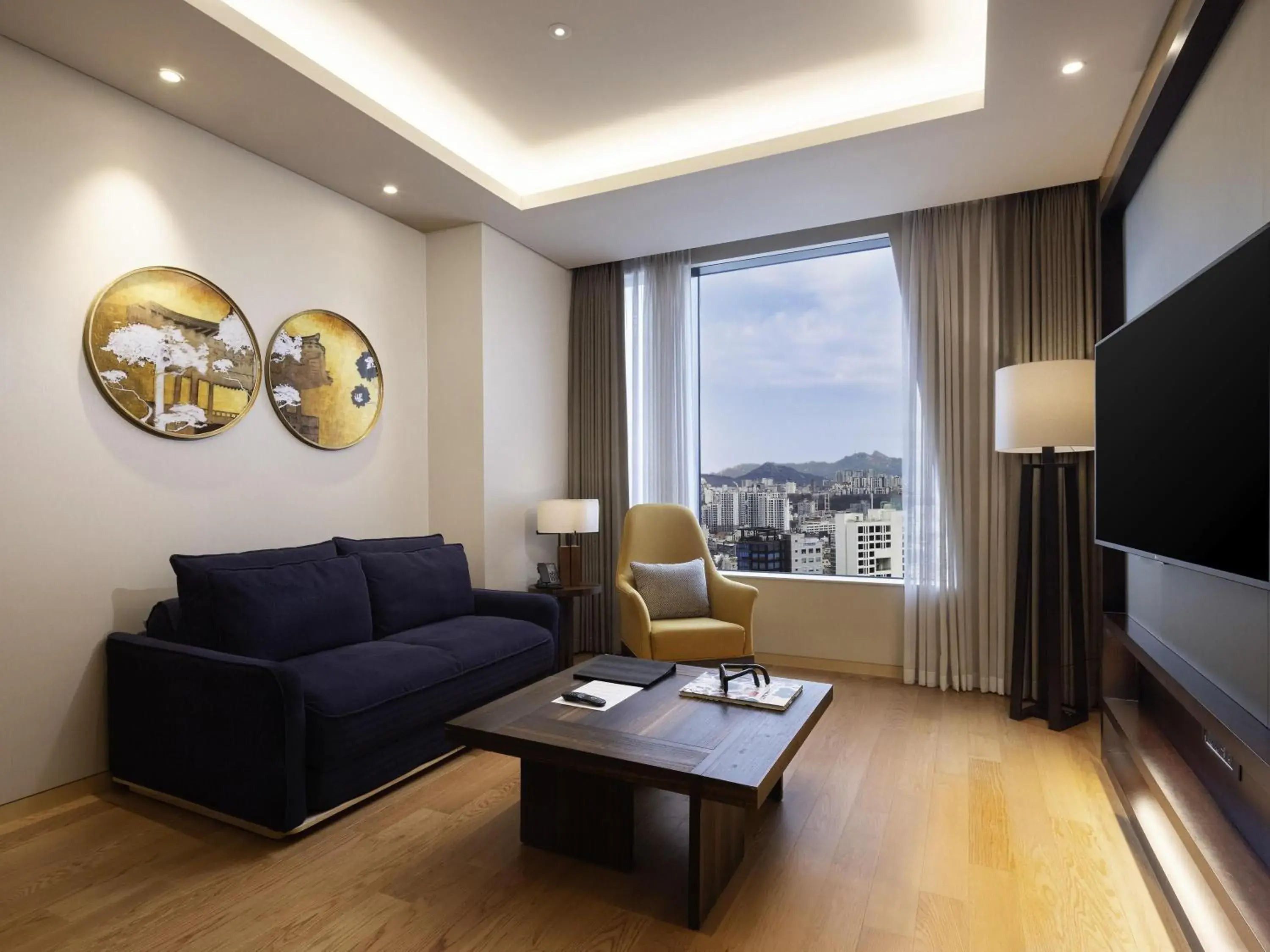 Superior Suite with One King Bed and Sofa Bed in Grand Mercure Ambassador Hotel and Residences Seoul Yongsan Superior Suite with One King Bed and Sofa Bed in Grand Mercure Ambassador Hotel and Residences Seoul Yongsan