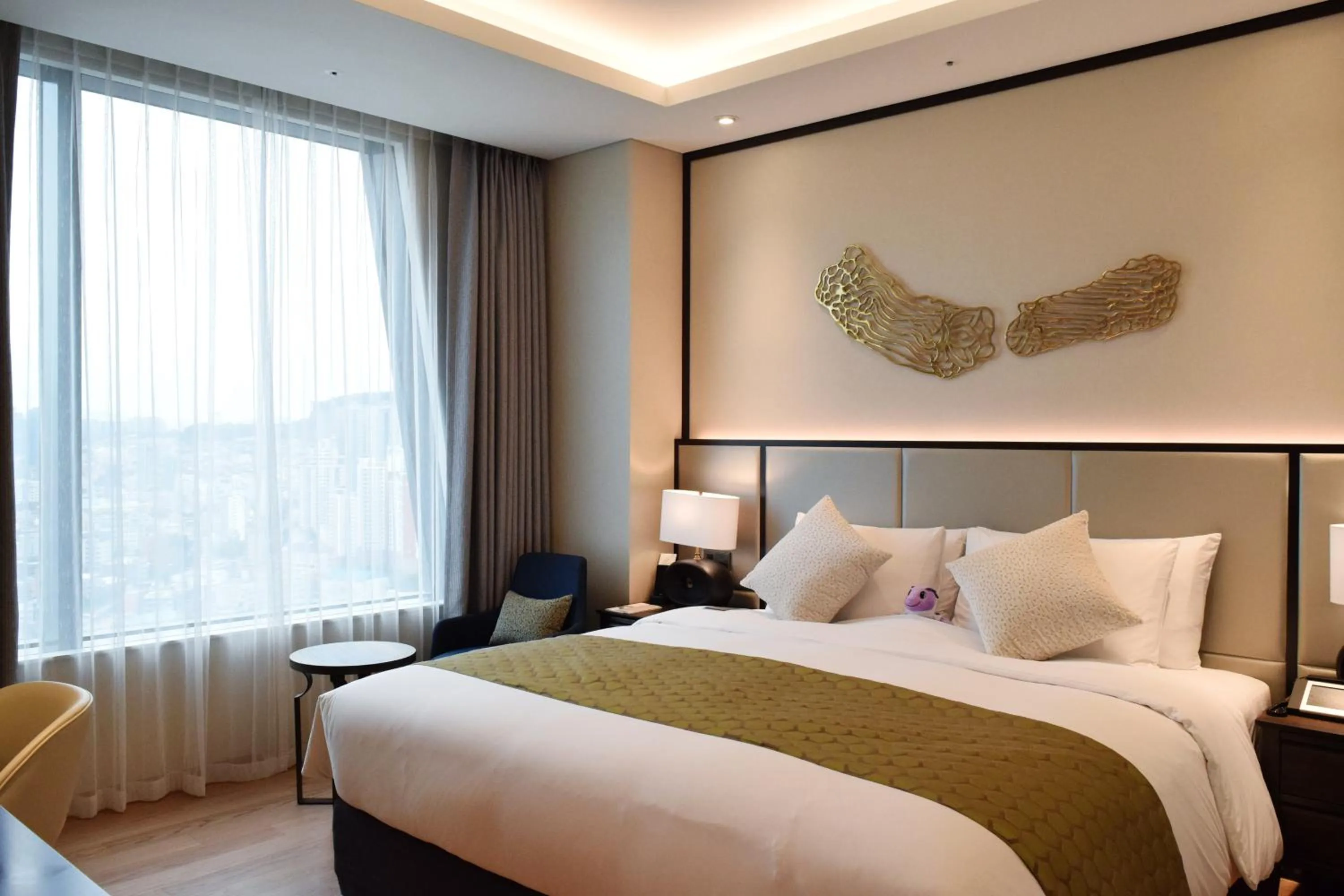 Bed in Grand Mercure Ambassador Hotel and Residences Seoul Yongsan