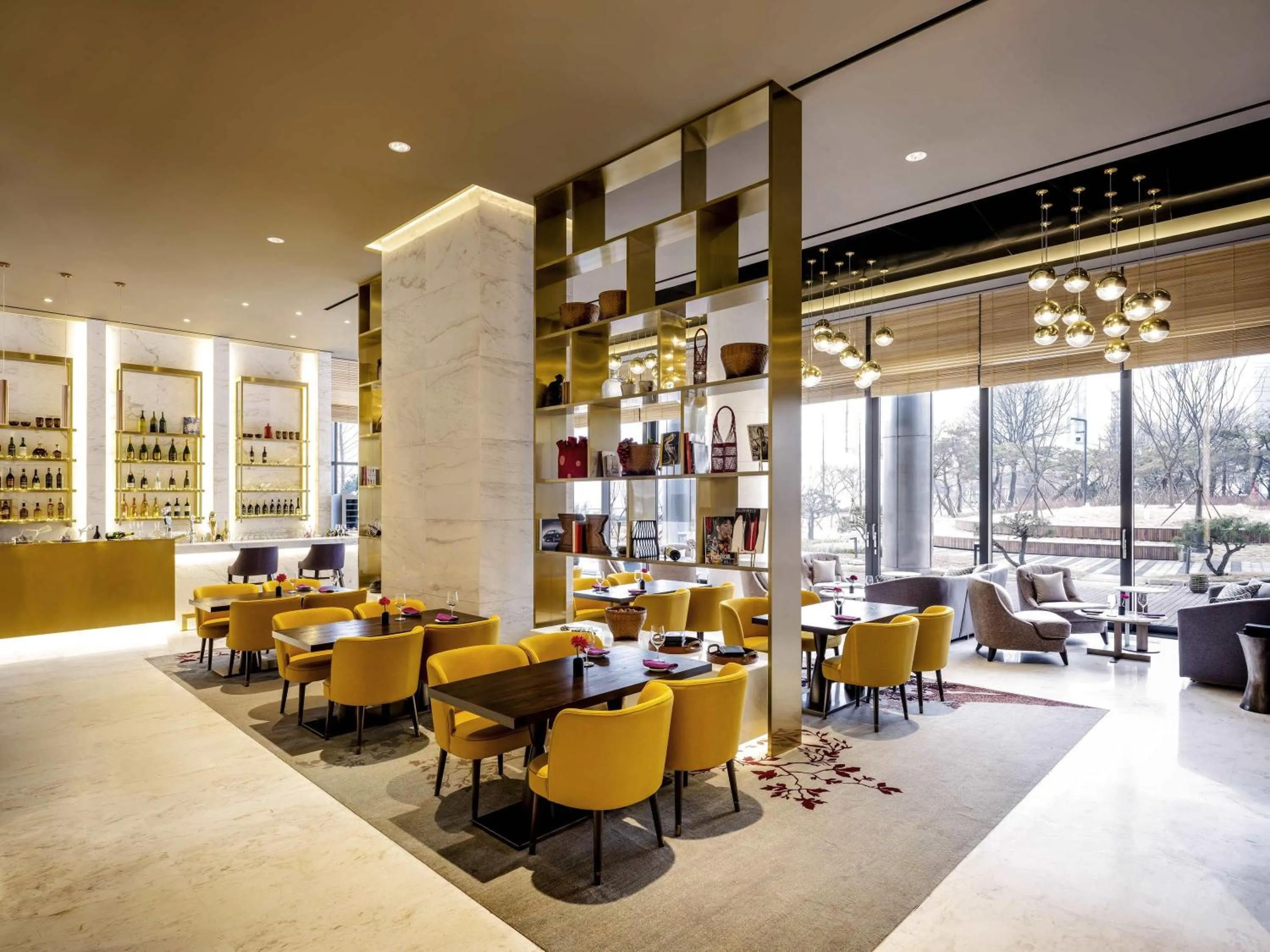 Lounge or bar in Grand Mercure Ambassador Hotel and Residences Seoul Yongsan