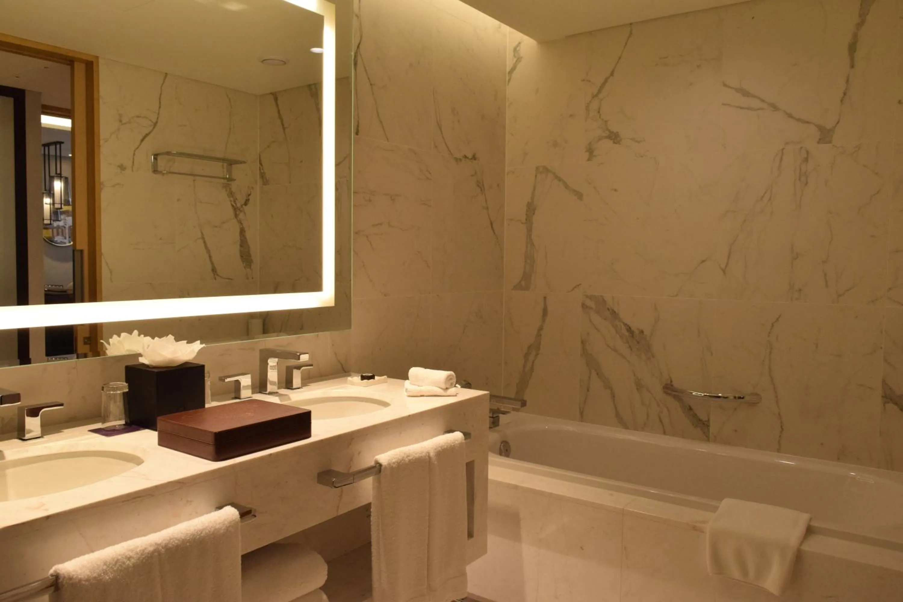 Hot Tub in Grand Mercure Ambassador Hotel and Residences Seoul Yongsan