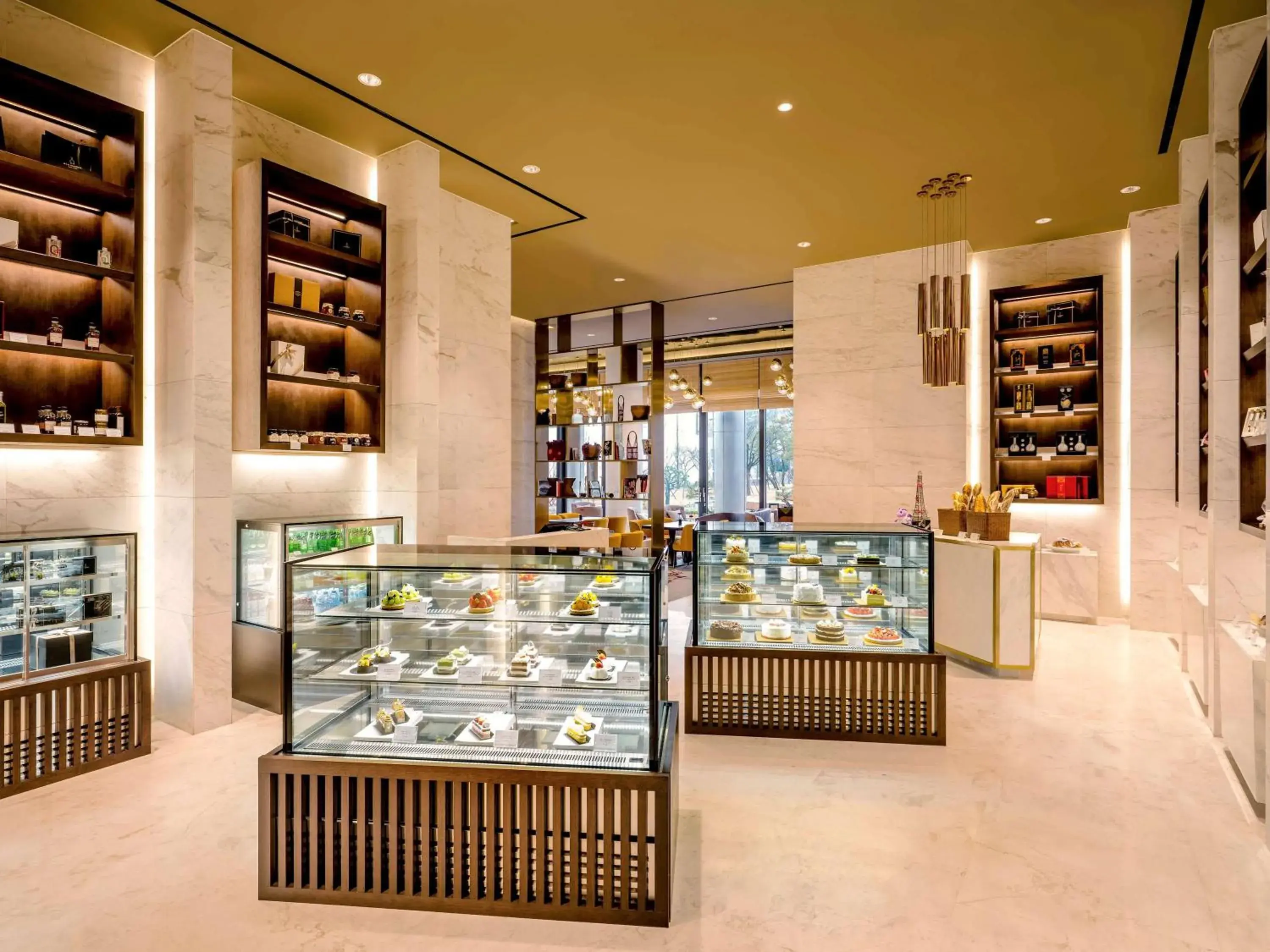 Lounge or bar in Grand Mercure Ambassador Hotel and Residences Seoul Yongsan Lounge or bar in Grand Mercure Ambassador Hotel and Residences Seoul Yongsan