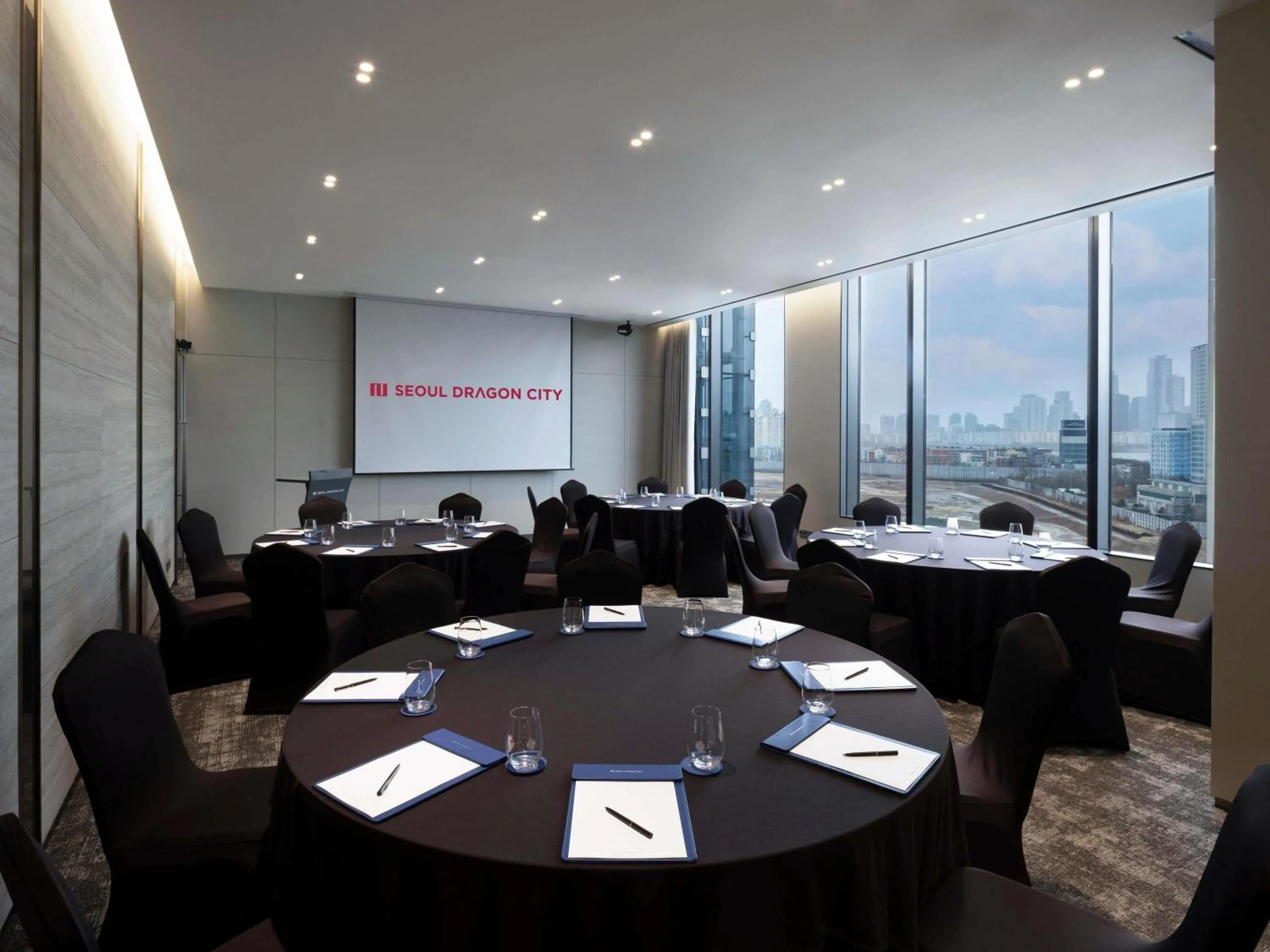 Meeting/conference room in ibis Styles Ambassador Seoul Yongsan