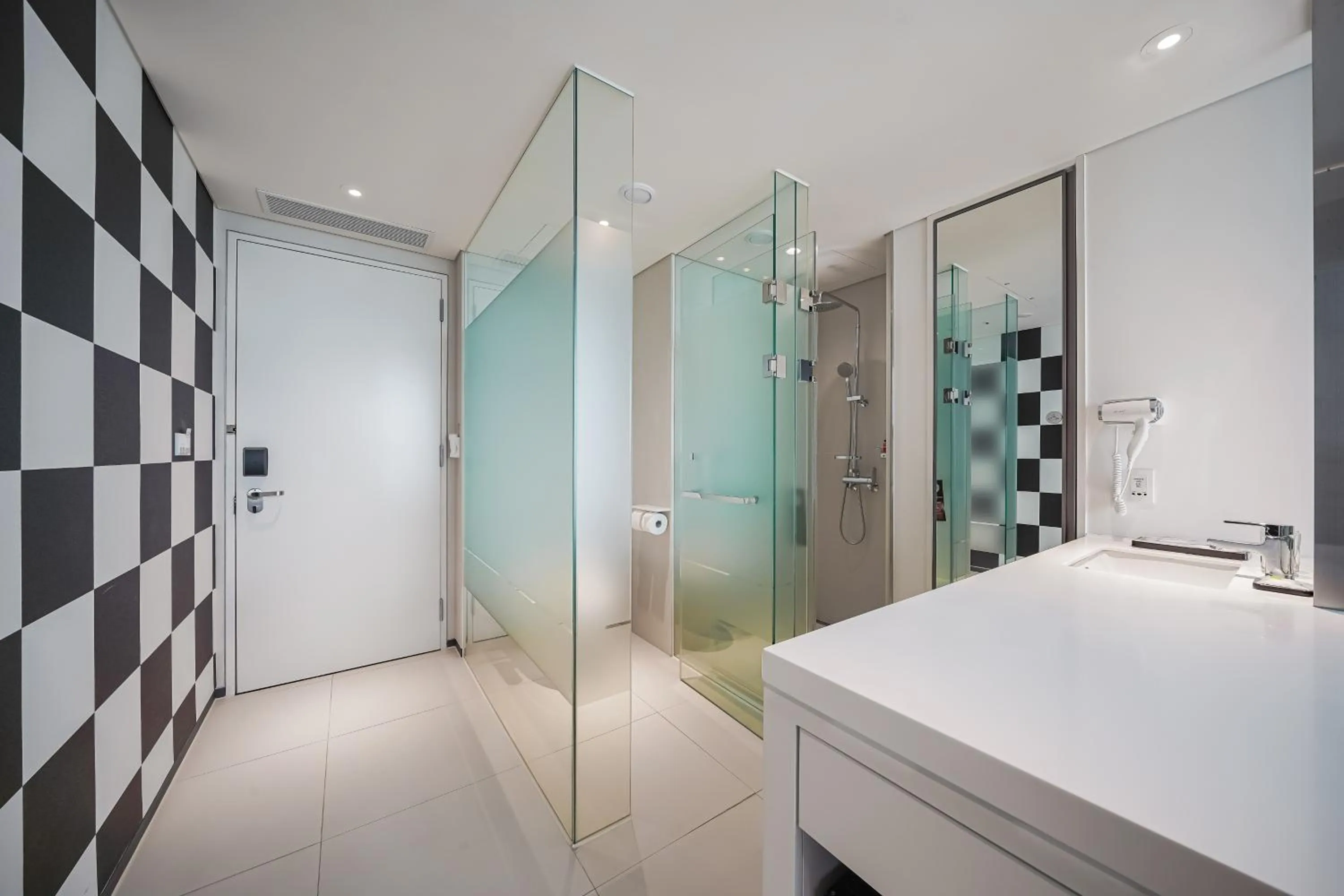 Bathroom in ibis Styles Ambassador Seoul Yongsan