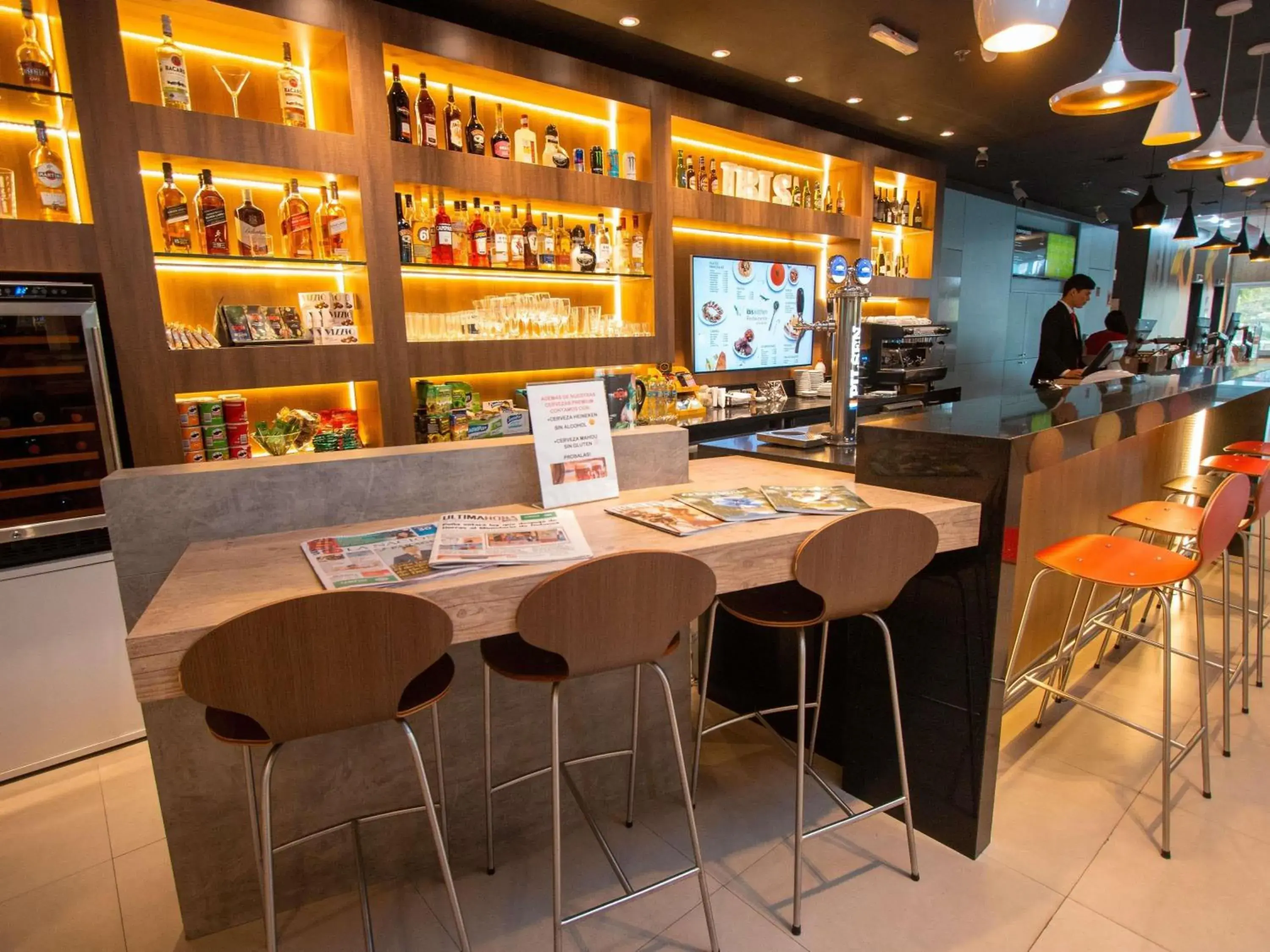 Lounge or bar in ibis Asuncion Lounge or bar in ibis Asuncion