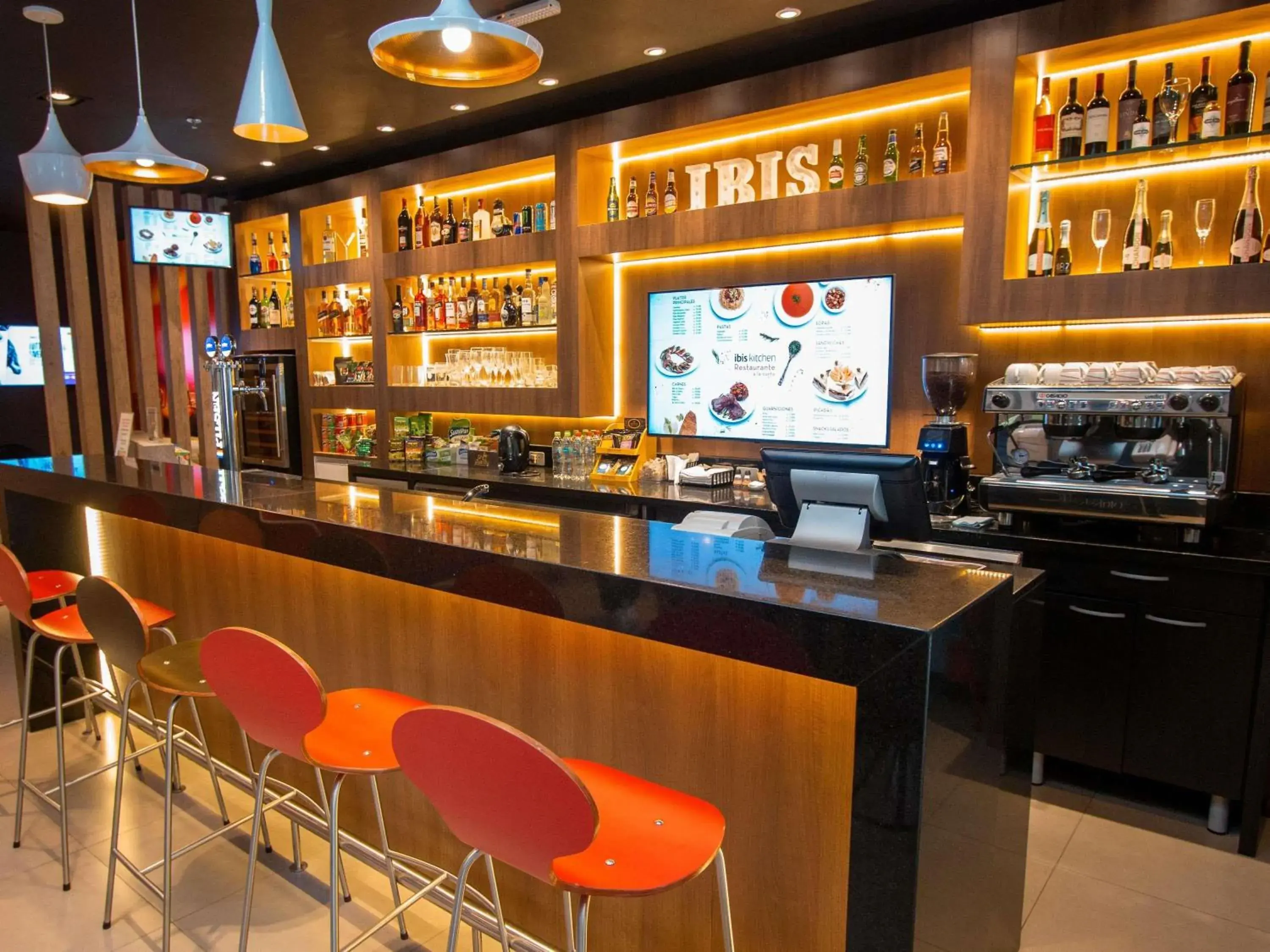 Lounge or bar in ibis Asuncion Lounge or bar in ibis Asuncion