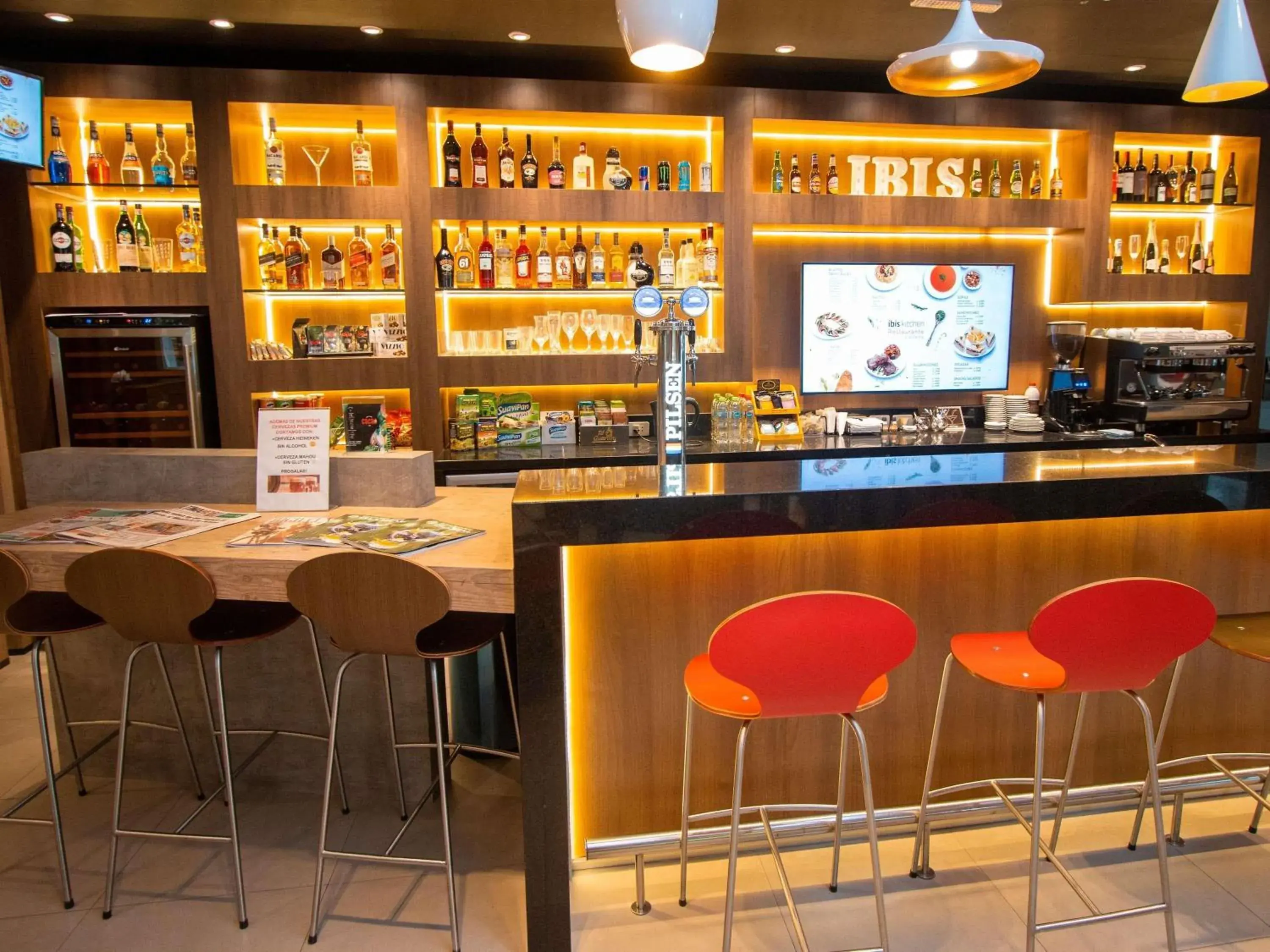 Lounge or bar in ibis Asuncion Lounge or bar in ibis Asuncion