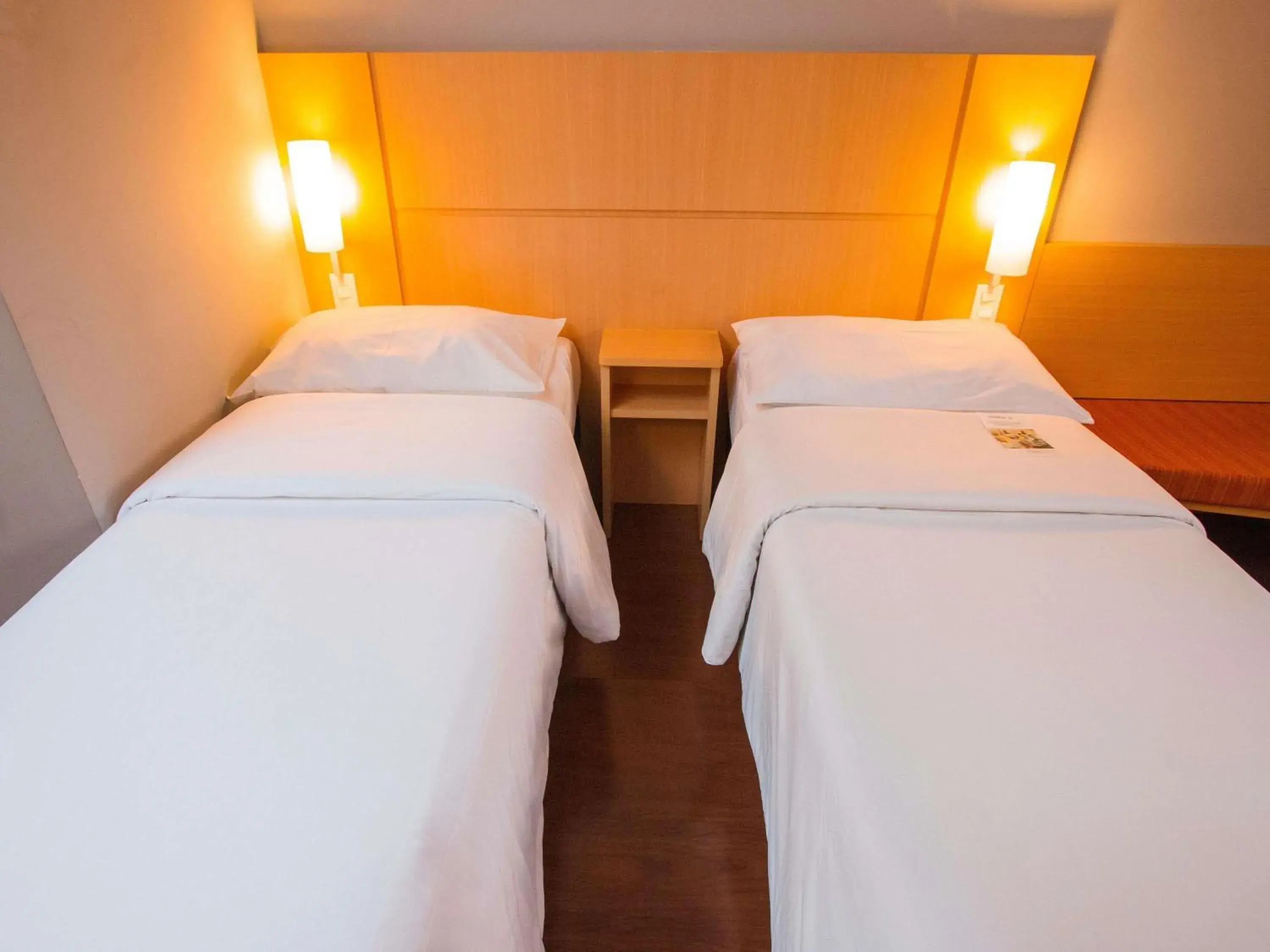 Bedroom, Bed in ibis Asuncion Bedroom, Bed in ibis Asuncion