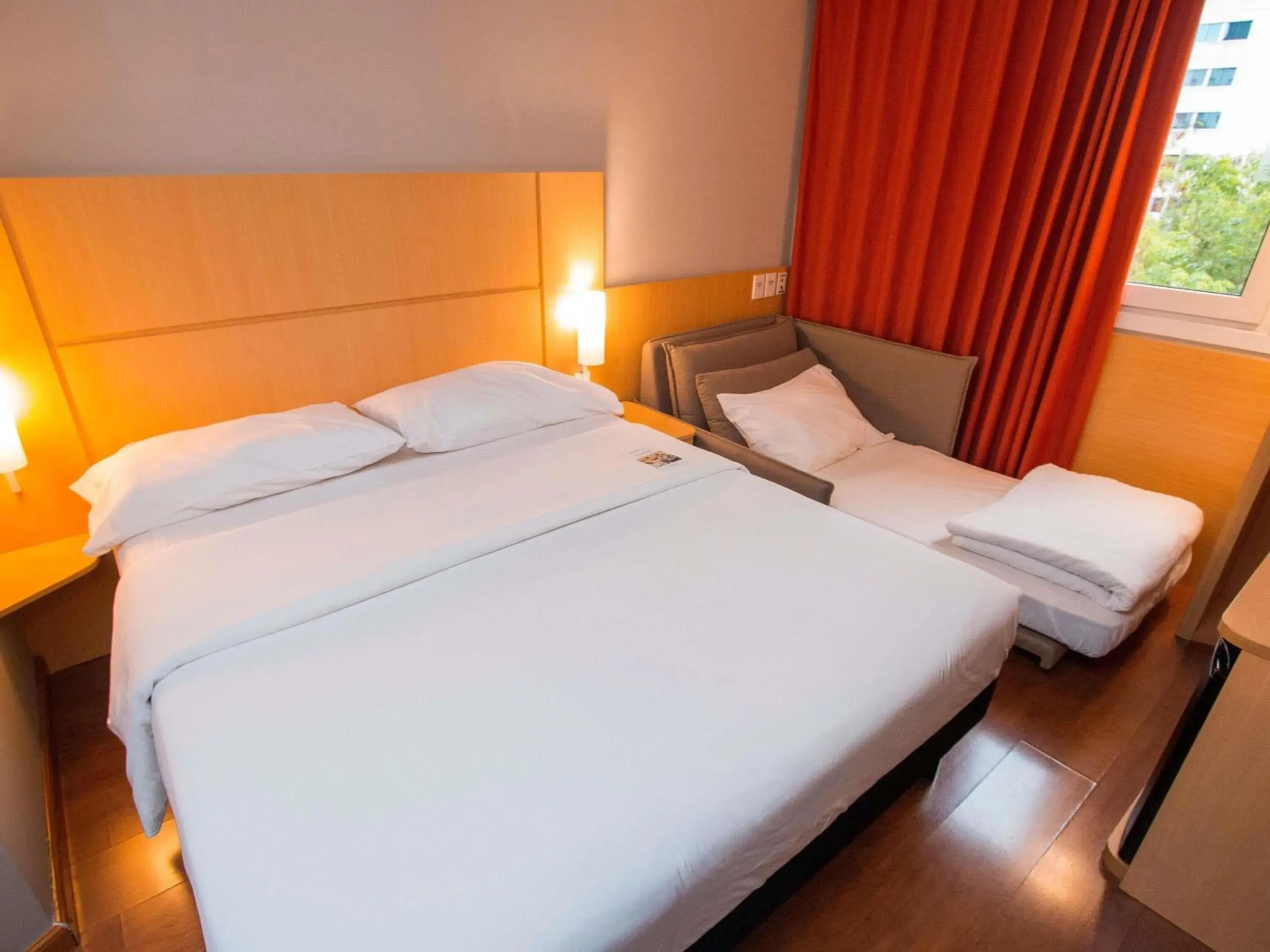 Bedroom, Bed in ibis Asuncion Bedroom, Bed in ibis Asuncion