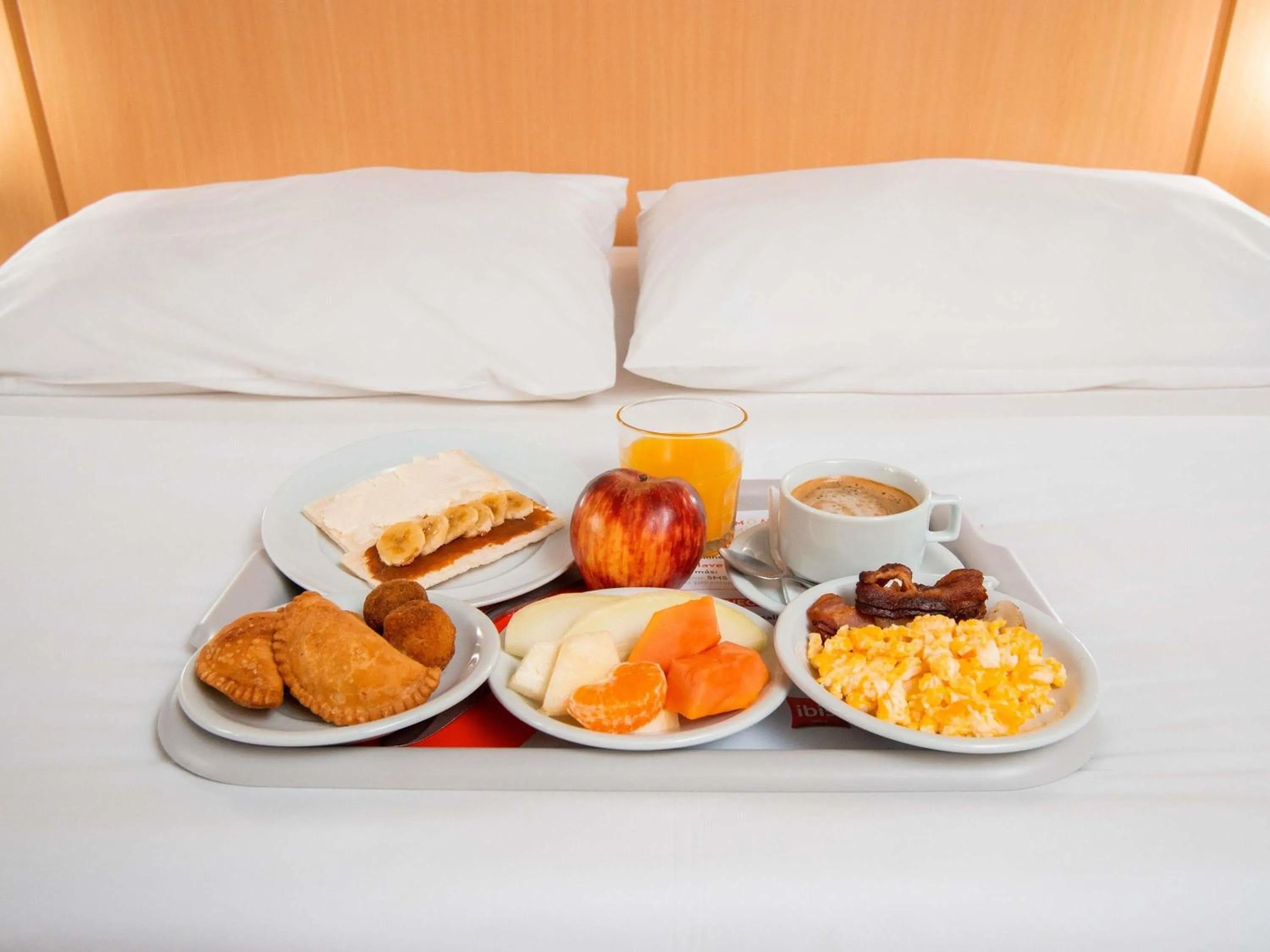 Breakfast, Bed in ibis Asuncion