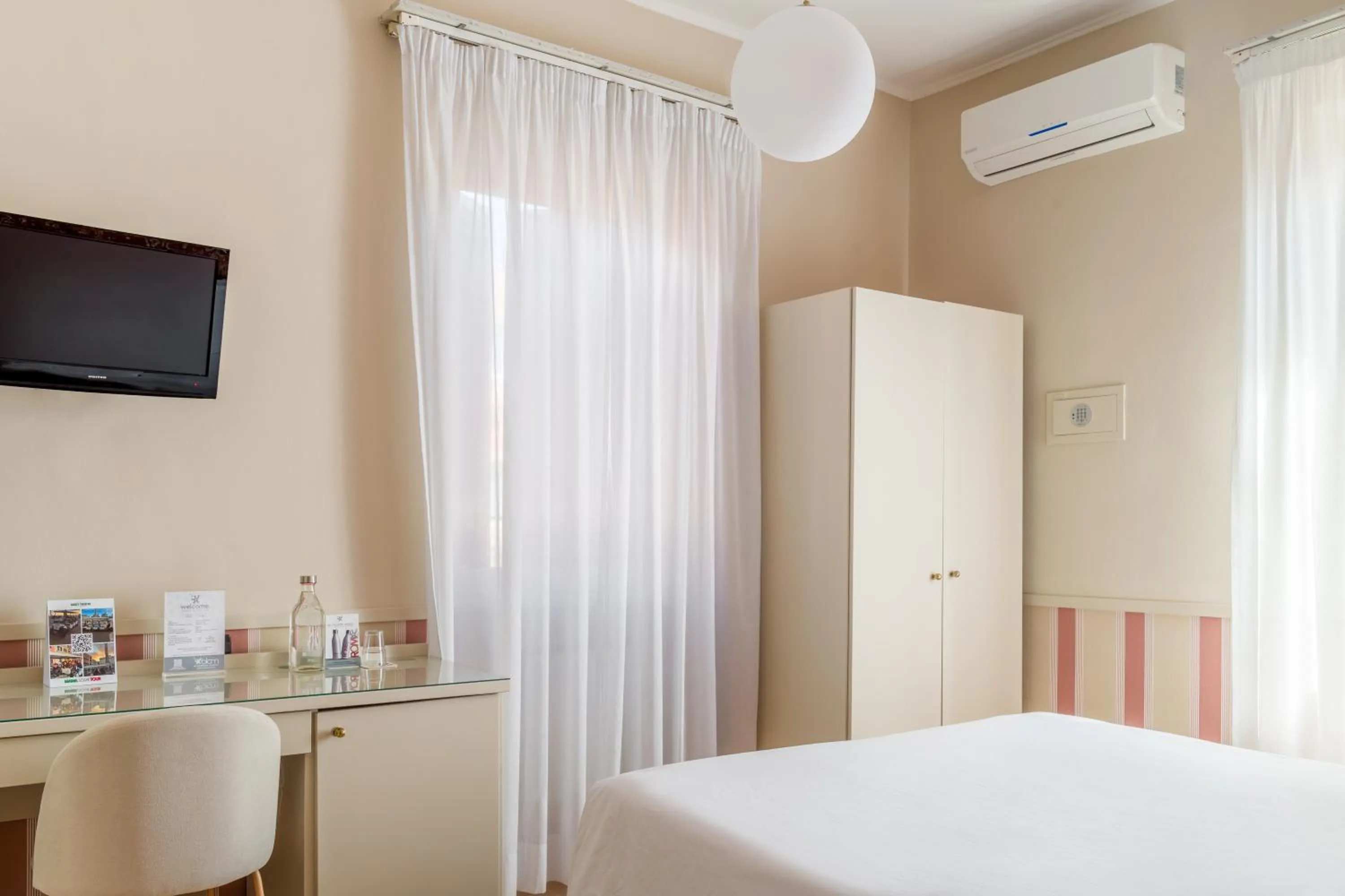 Bedroom, Bed in Hotel Parker - Gruppo BLAM HOTELS