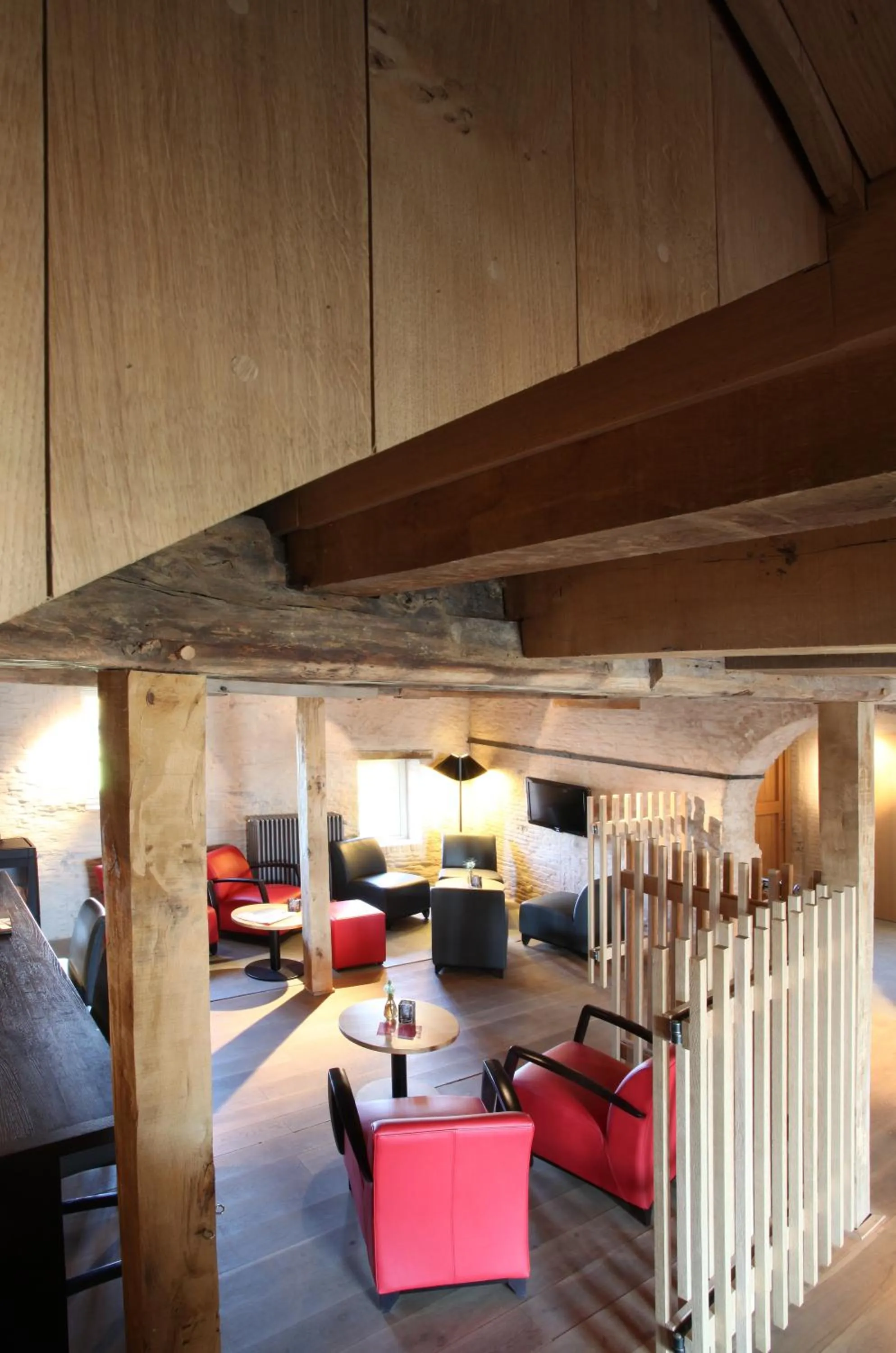 Seating area, Bed in 'S Hertogenmolens Hotel