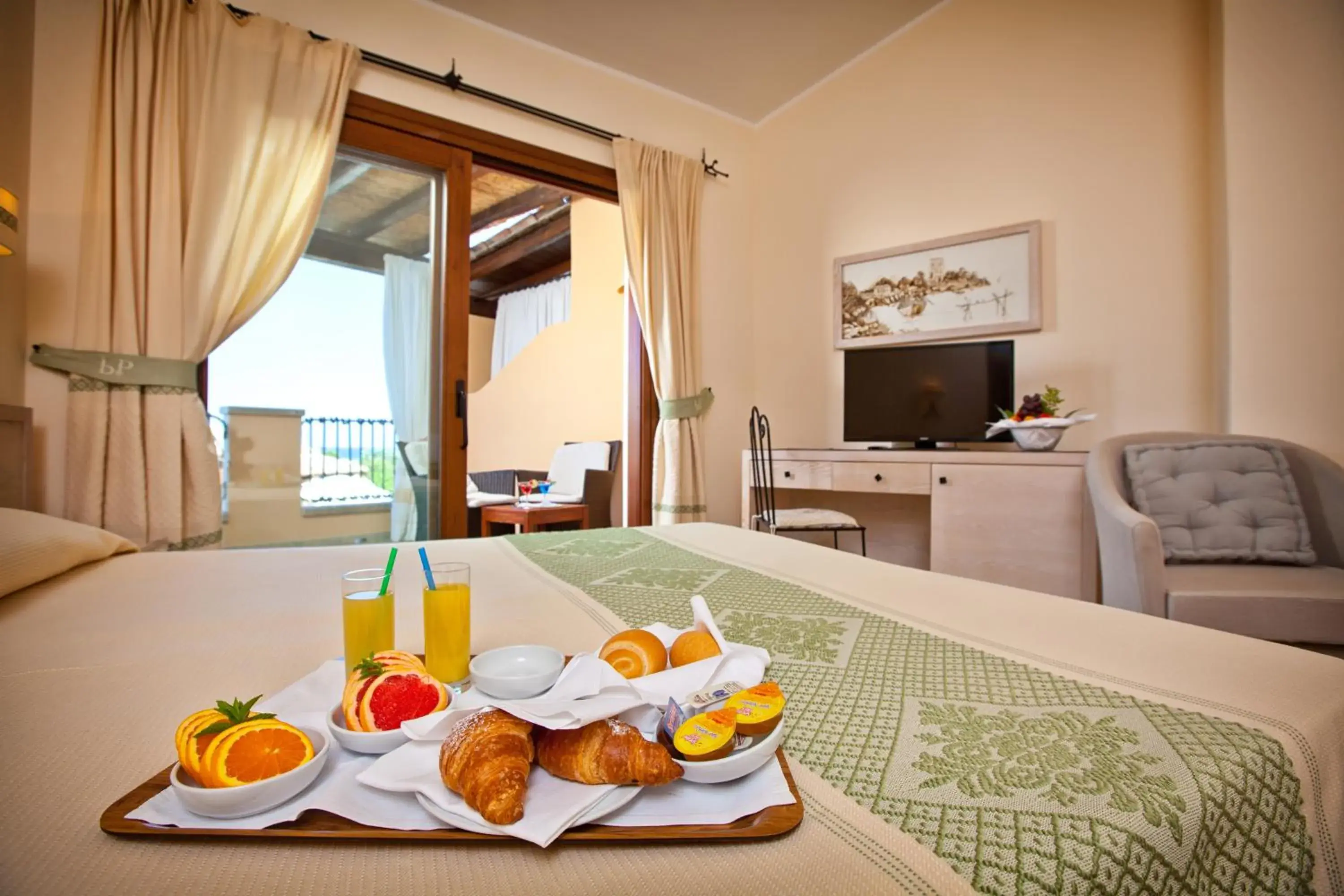 Food close-up, Bed in Hotel Baia Del Porto Food close-up, Bed in Hotel Baia Del Porto