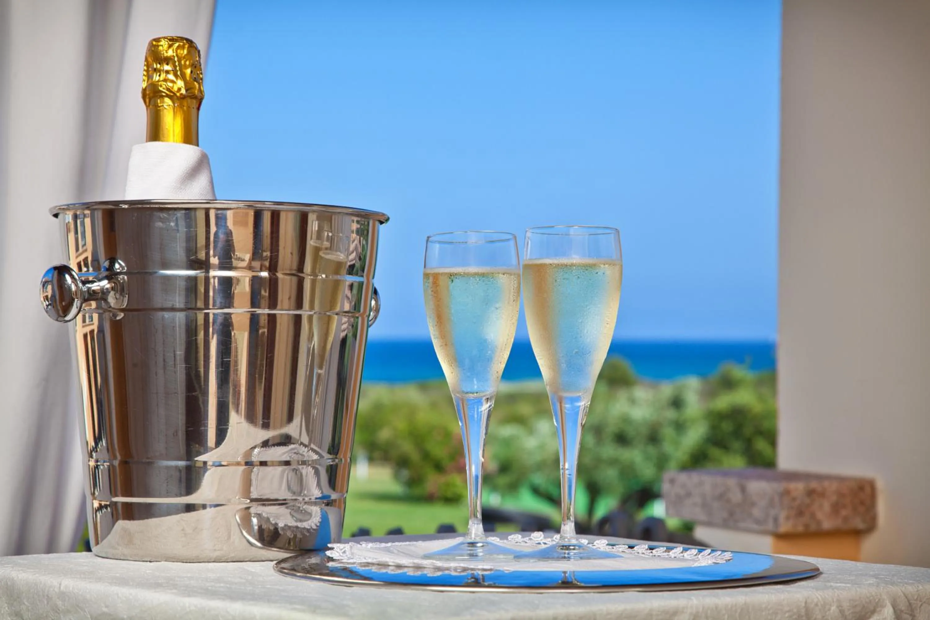 Food and drinks in Hotel Baia Del Porto