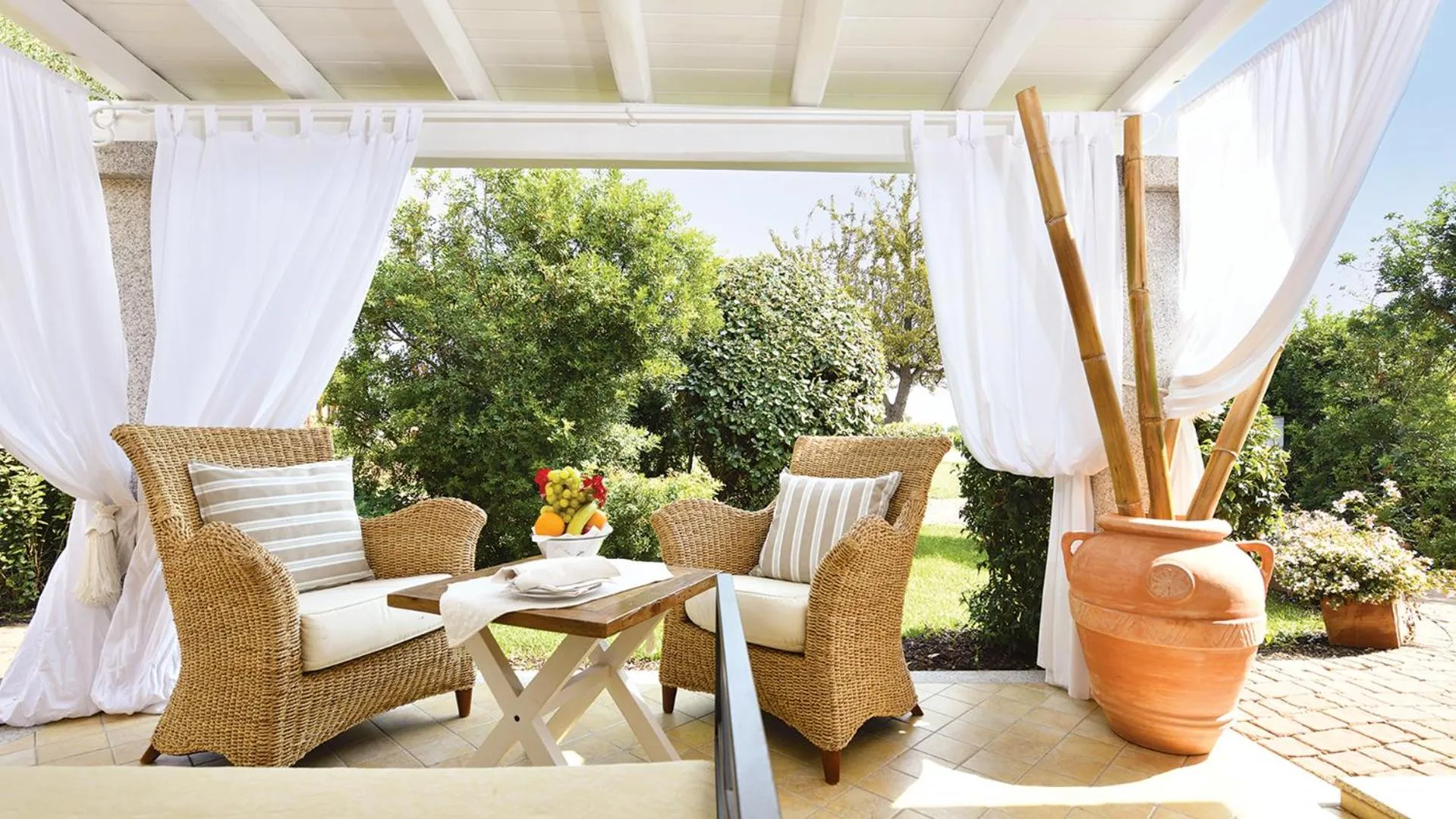 Patio in Hotel Baia Del Porto