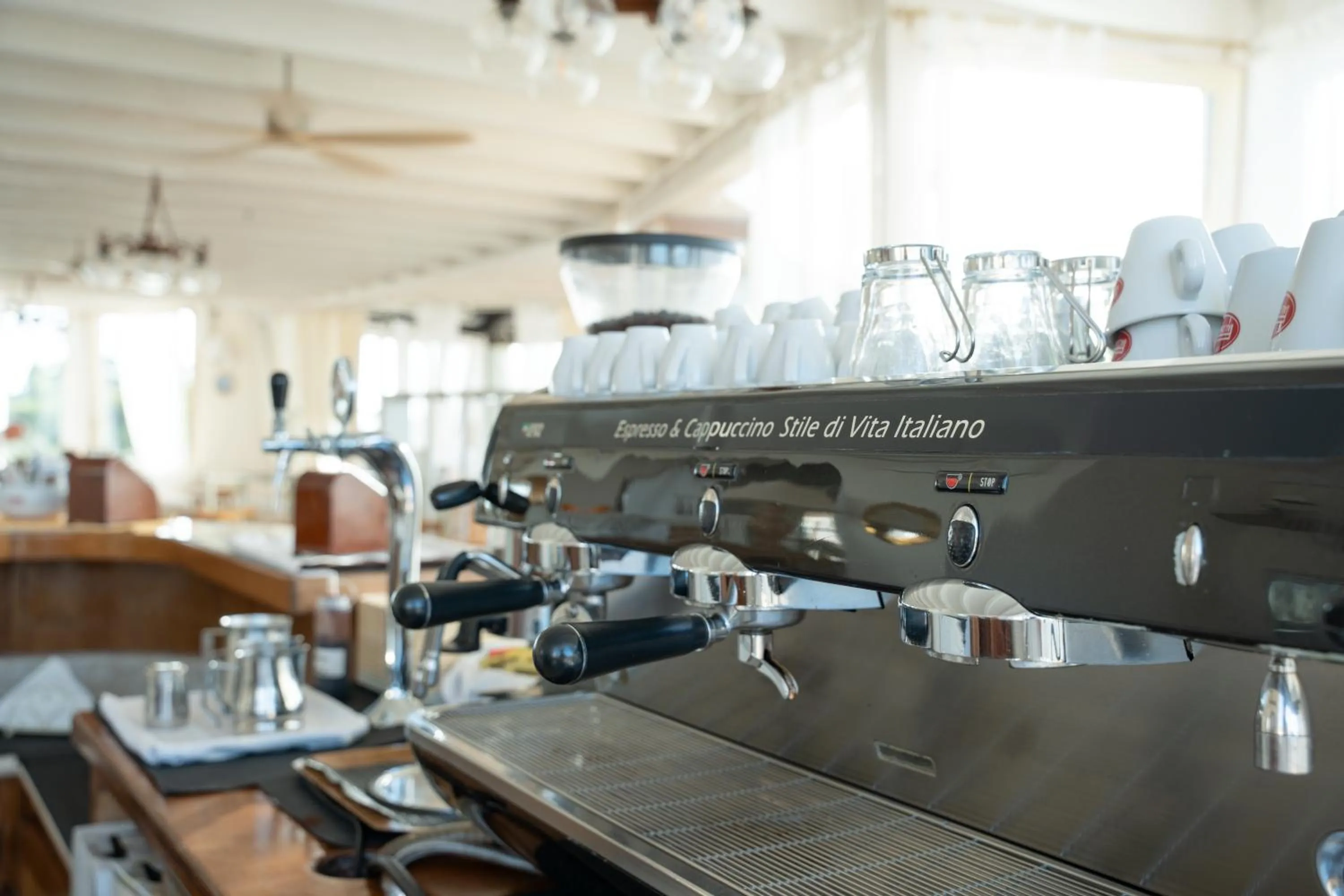 Lounge or bar in Hotel Baia Del Porto