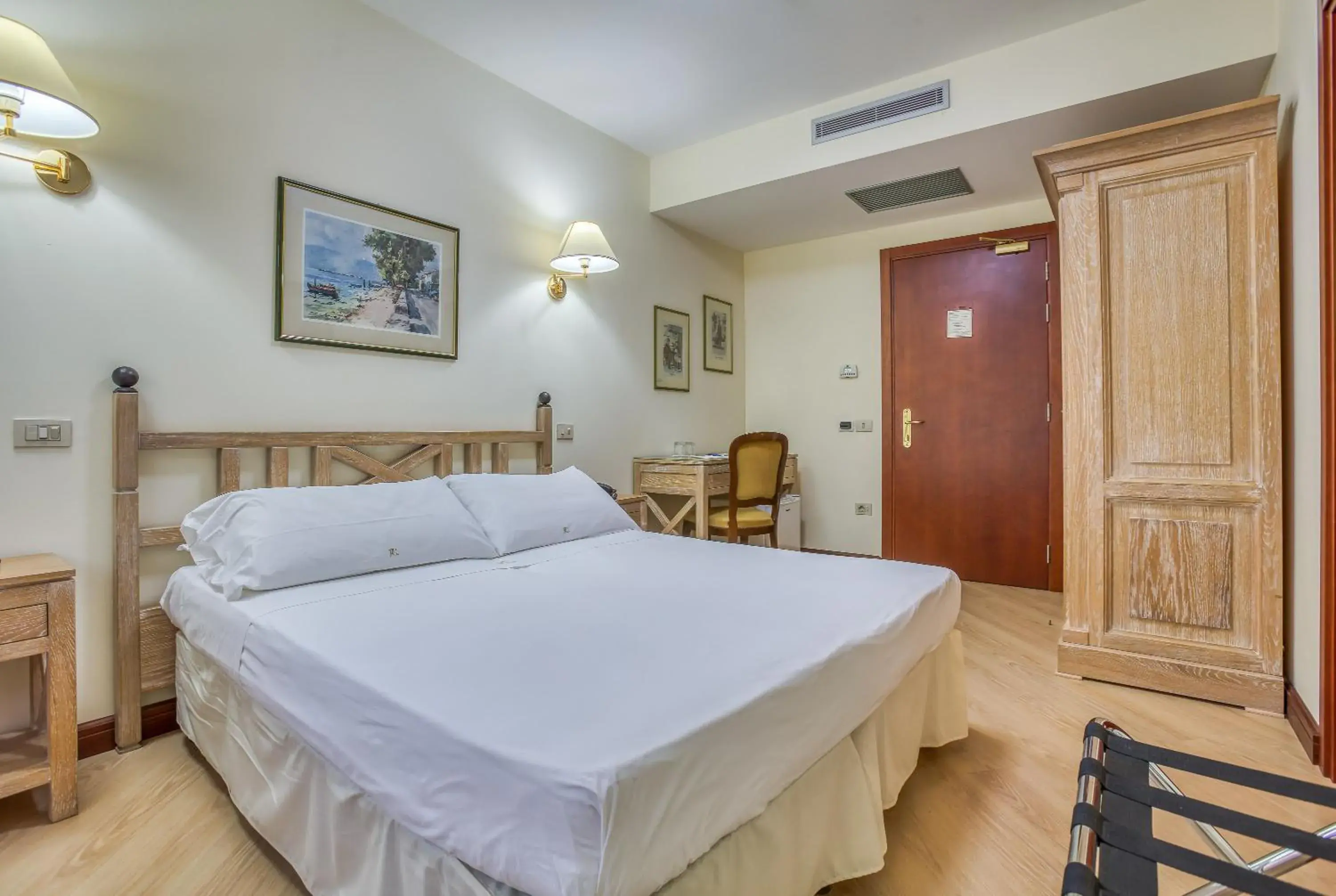 Comfort Quadruple Room in Hotel Des Reves Comfort Quadruple Room in Hotel Des Reves