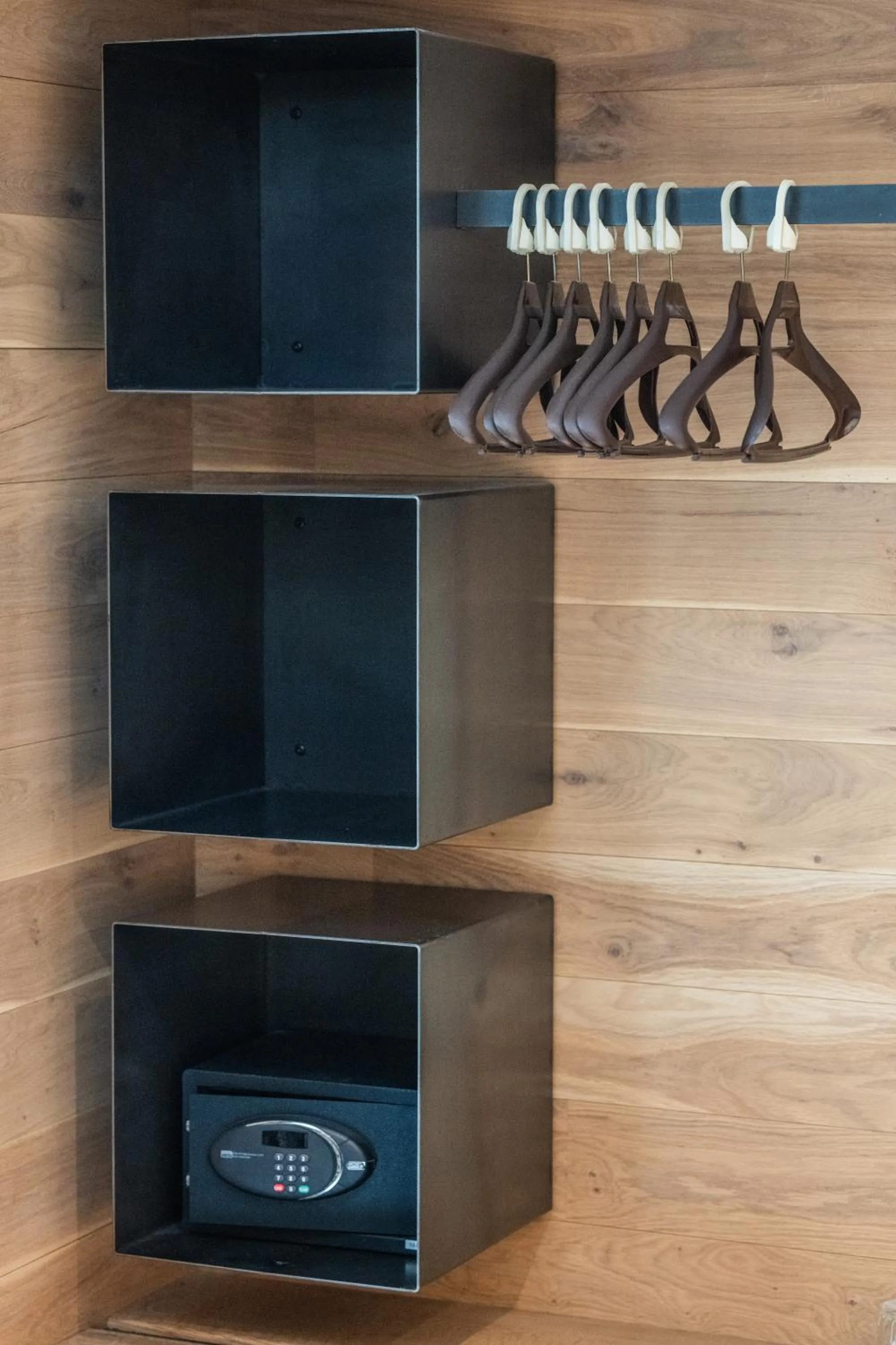 wardrobe in Hostellerie La Claire Fontaine, Logis hôtels & Spa