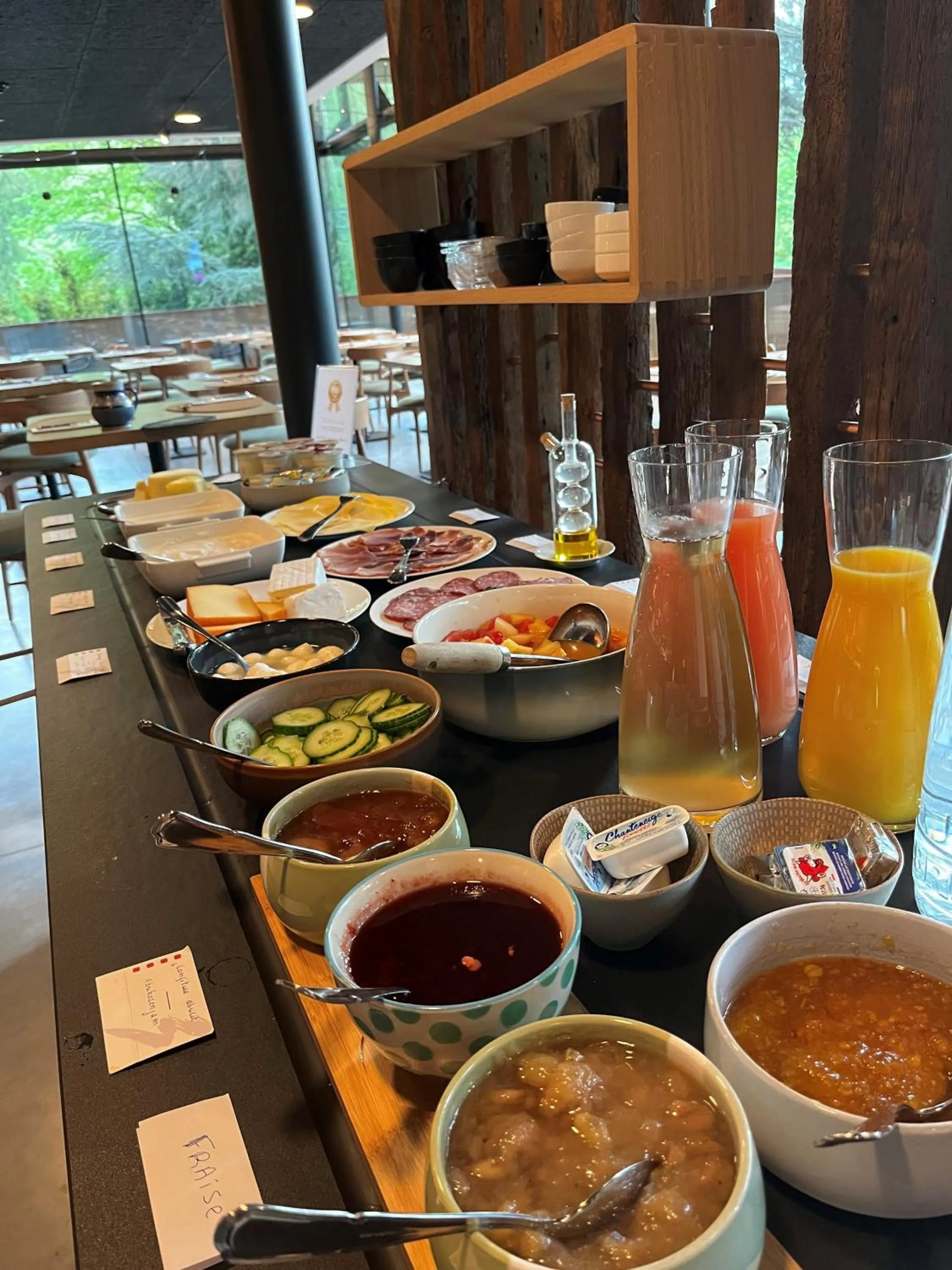 Buffet breakfast in Hostellerie La Claire Fontaine, Logis hôtels & Spa