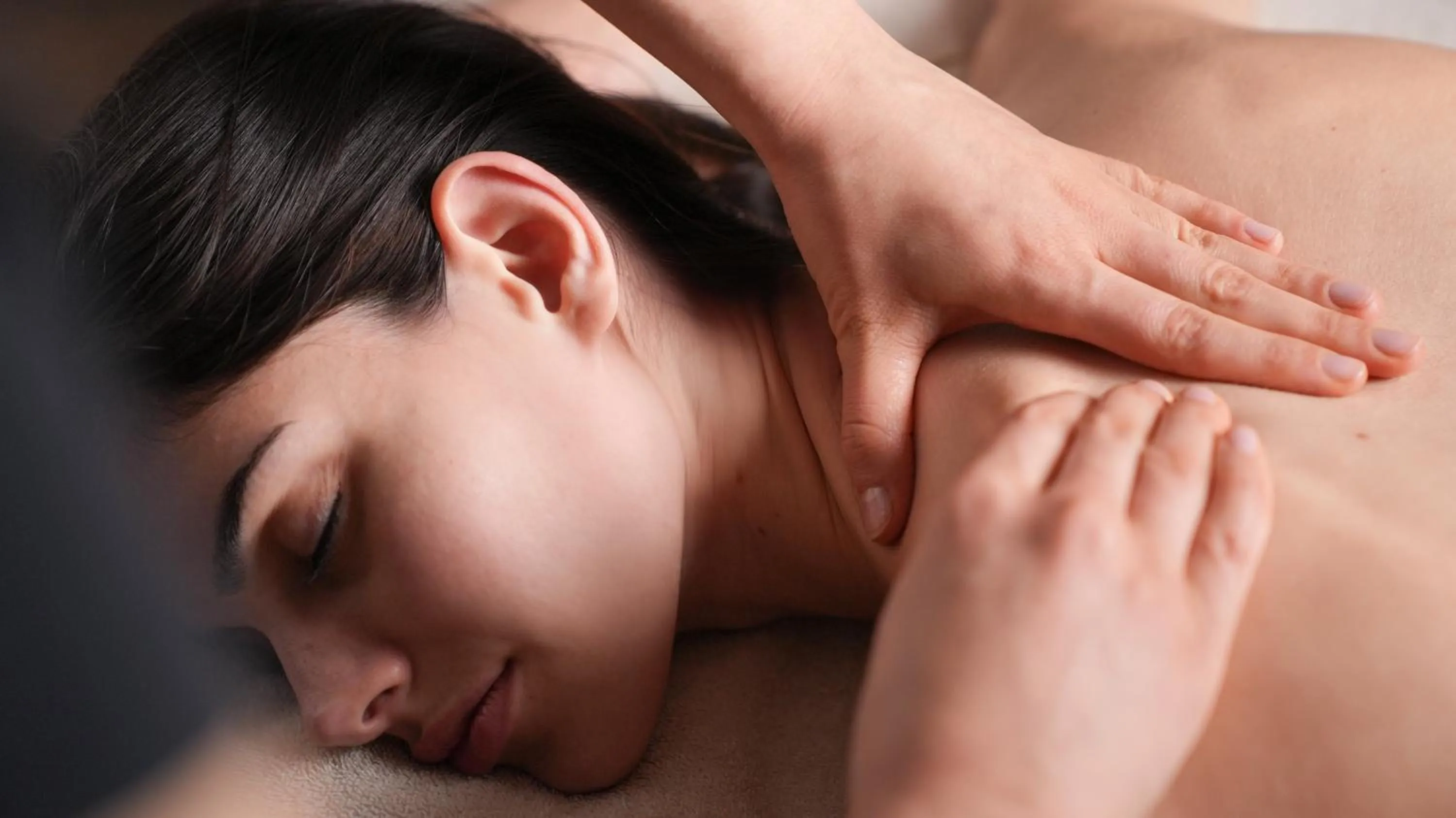 Massage in Hostellerie La Claire Fontaine, Logis hôtels & Spa