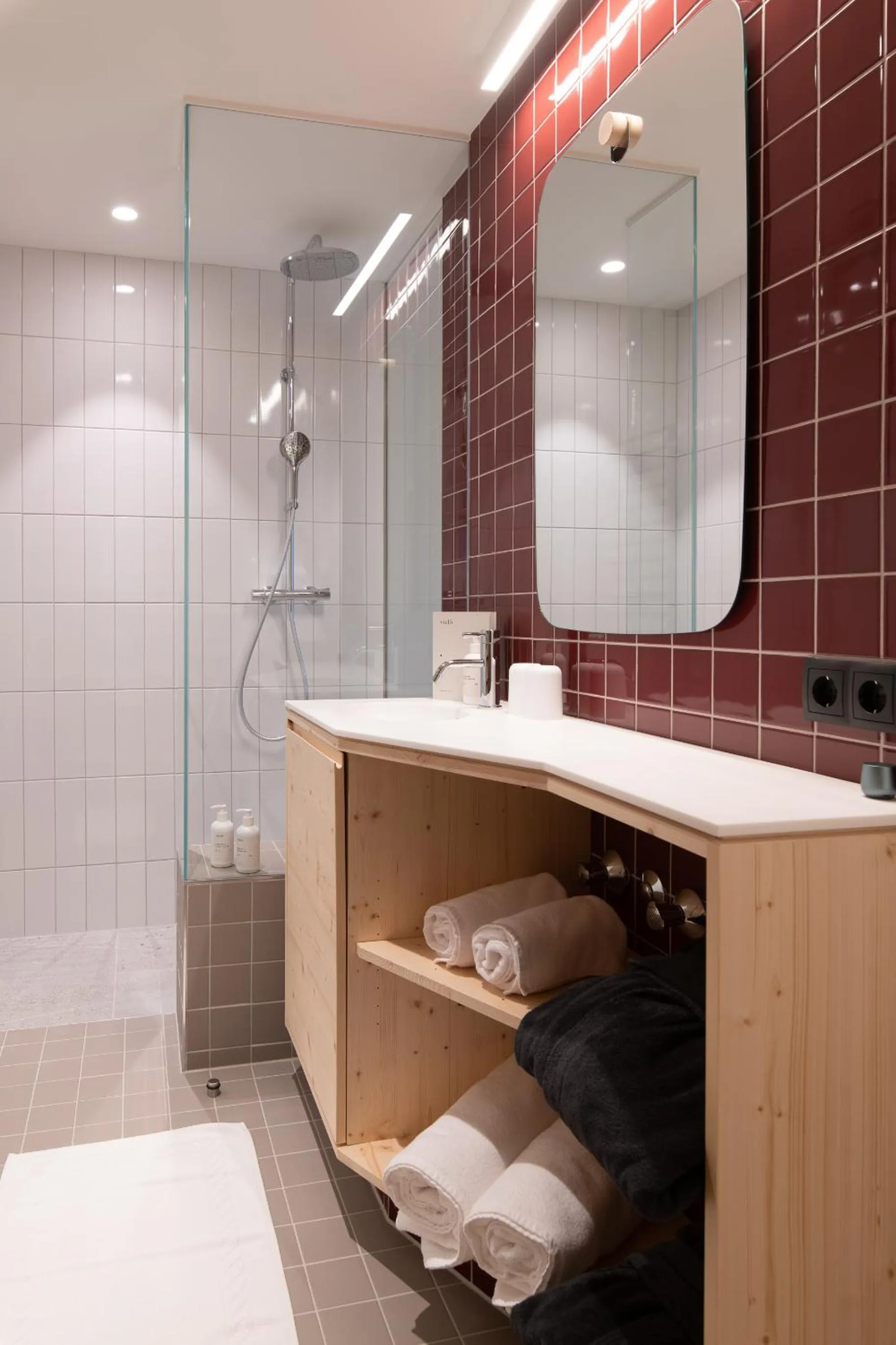 Bathroom in Mari Pop Hotel