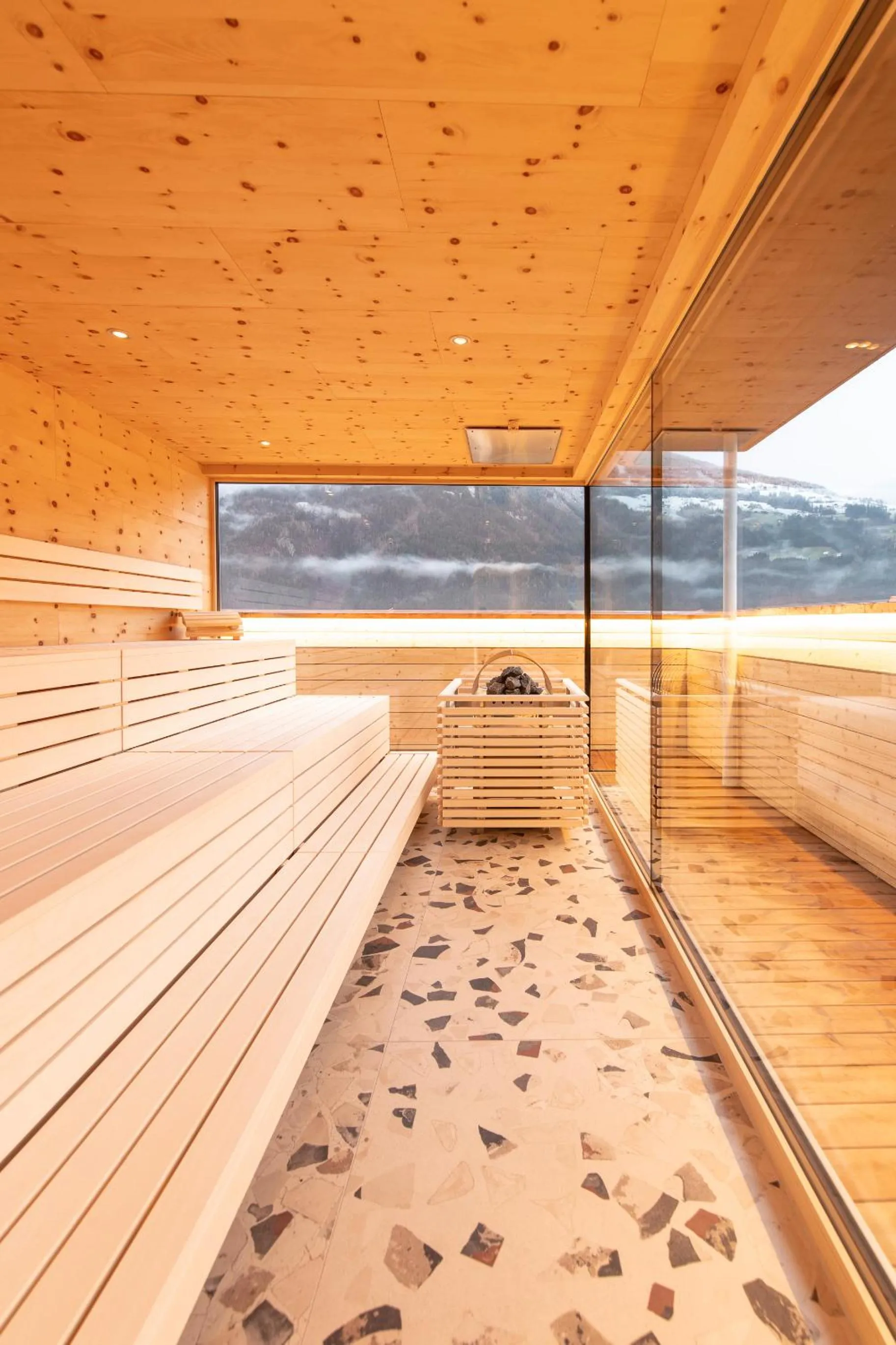 Sauna in Mari Pop Hotel