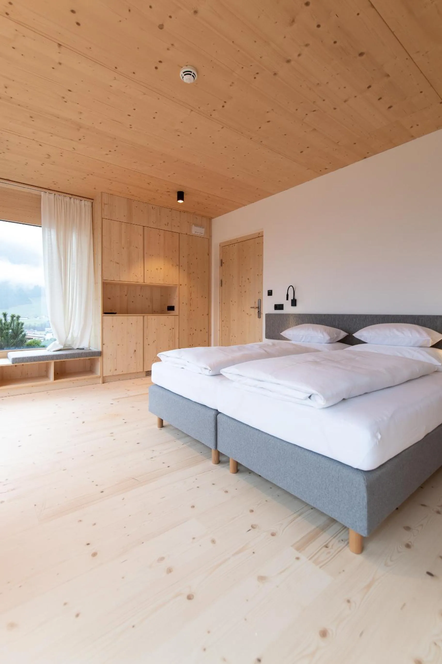 Bed in Mari Pop Hotel