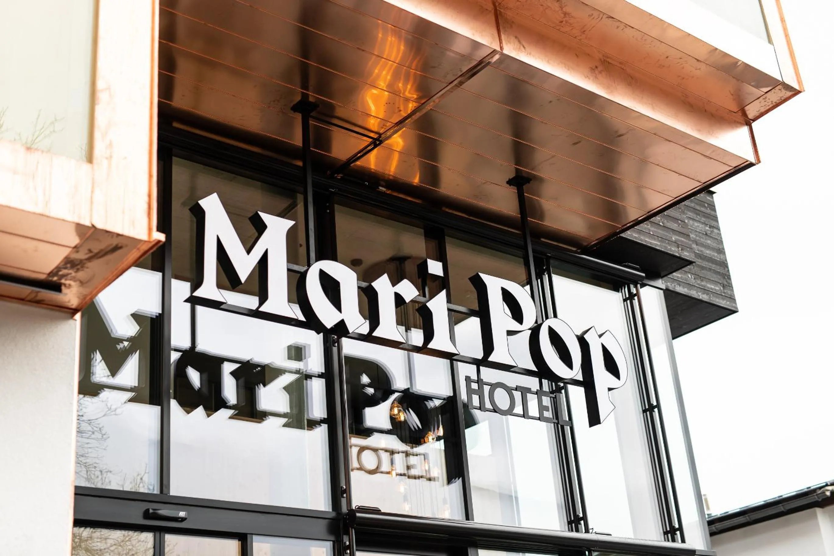 Day in Mari Pop Hotel