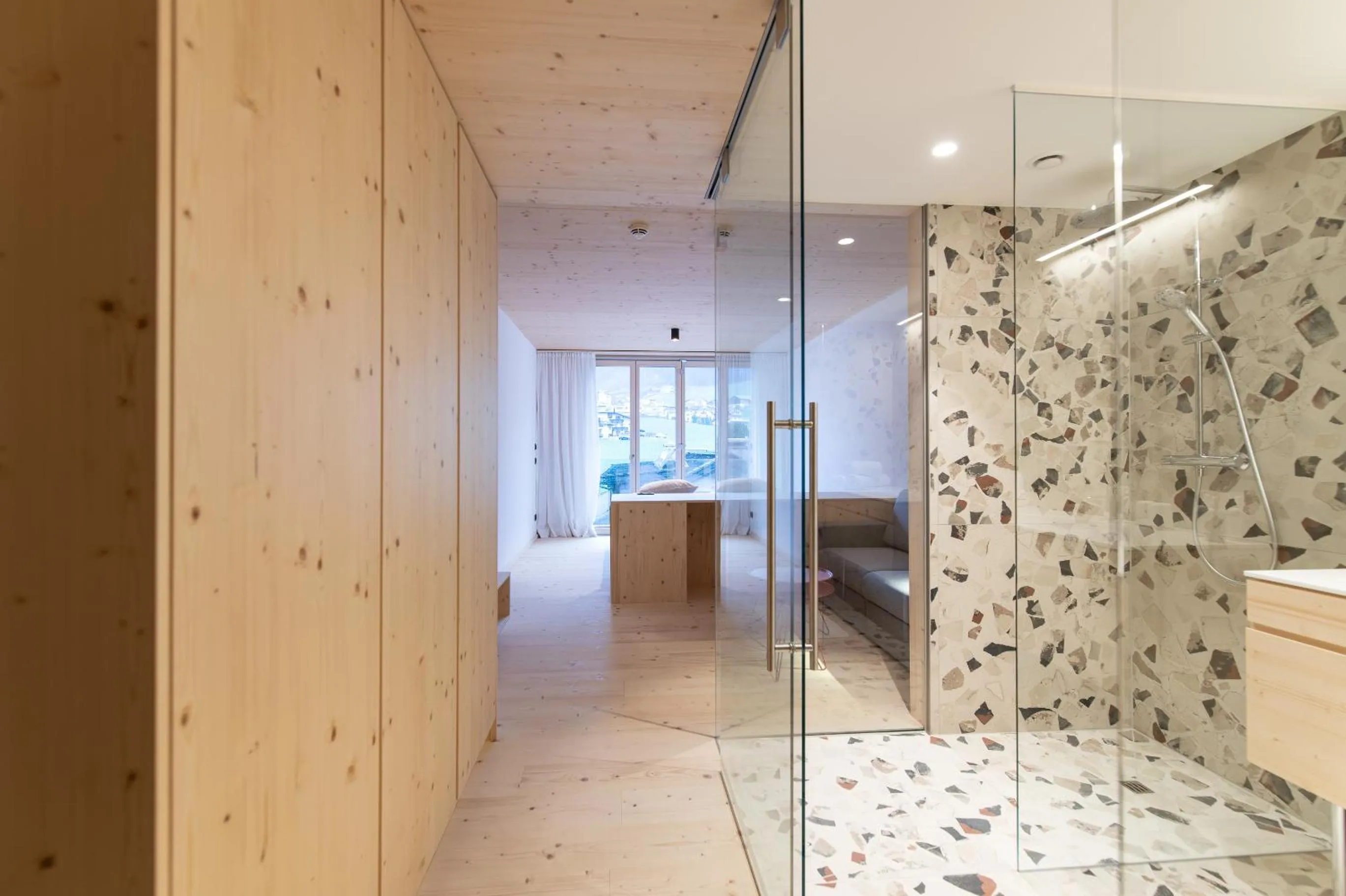 Shower in Mari Pop Hotel