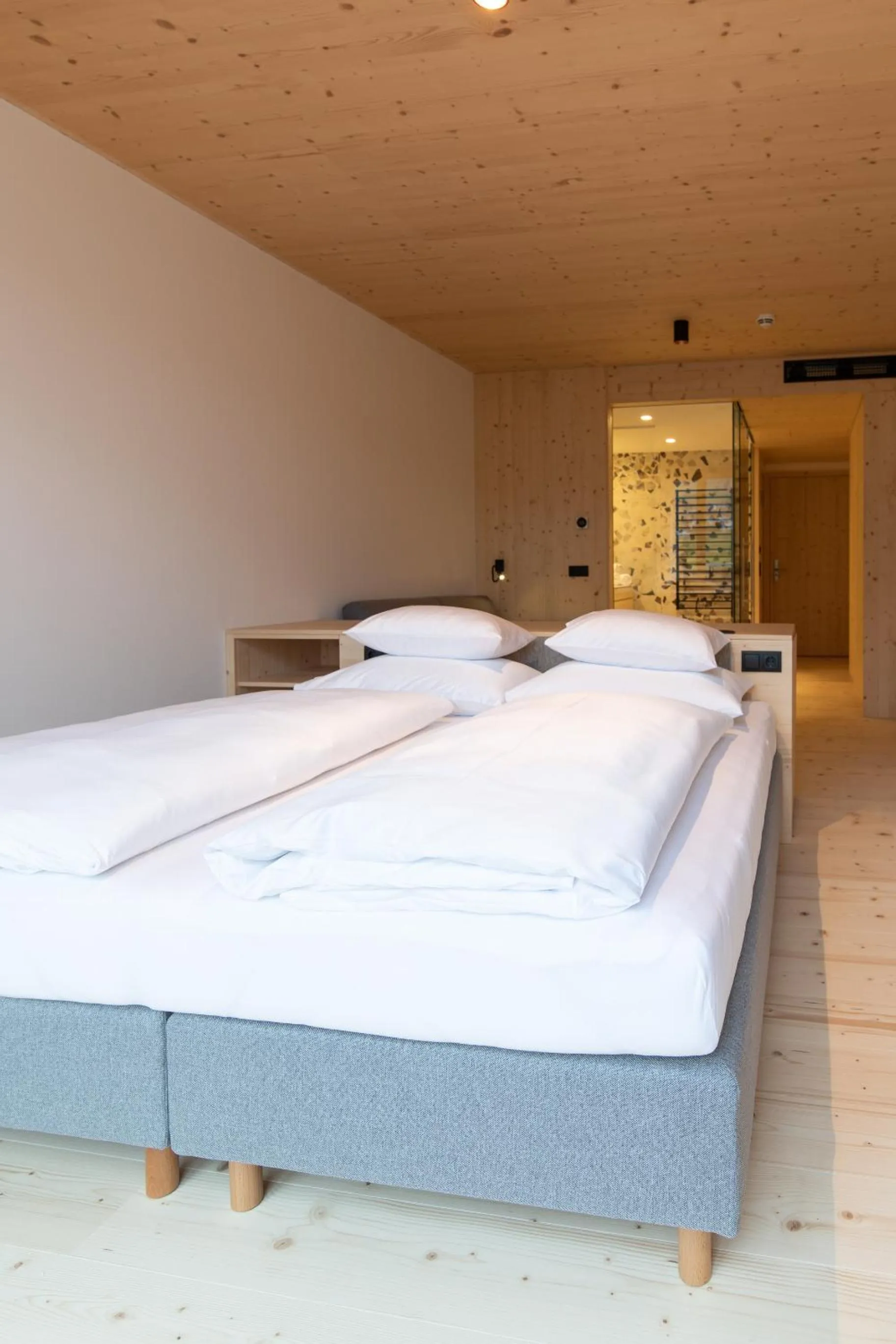 Bed in Mari Pop Hotel