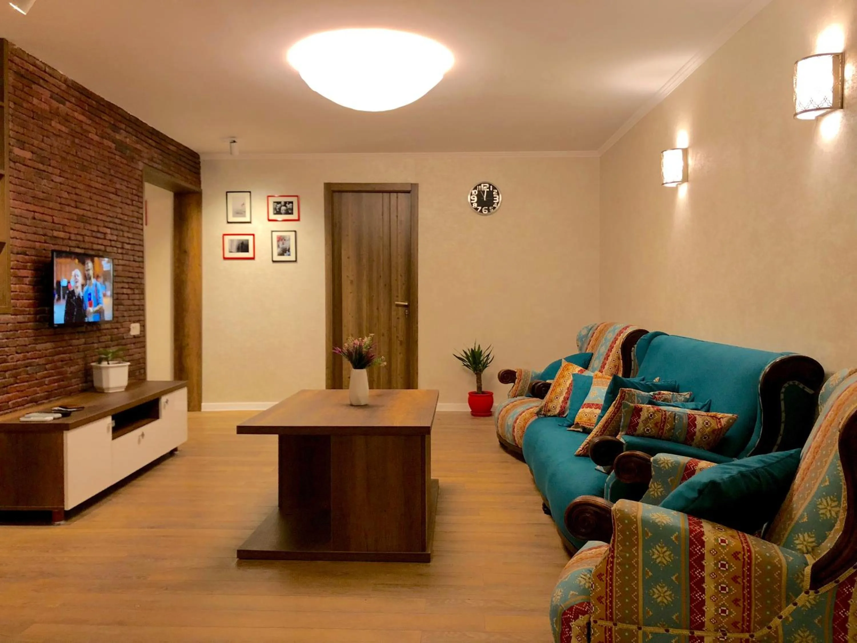 Living room in Flat 139 - Old Tbilisi