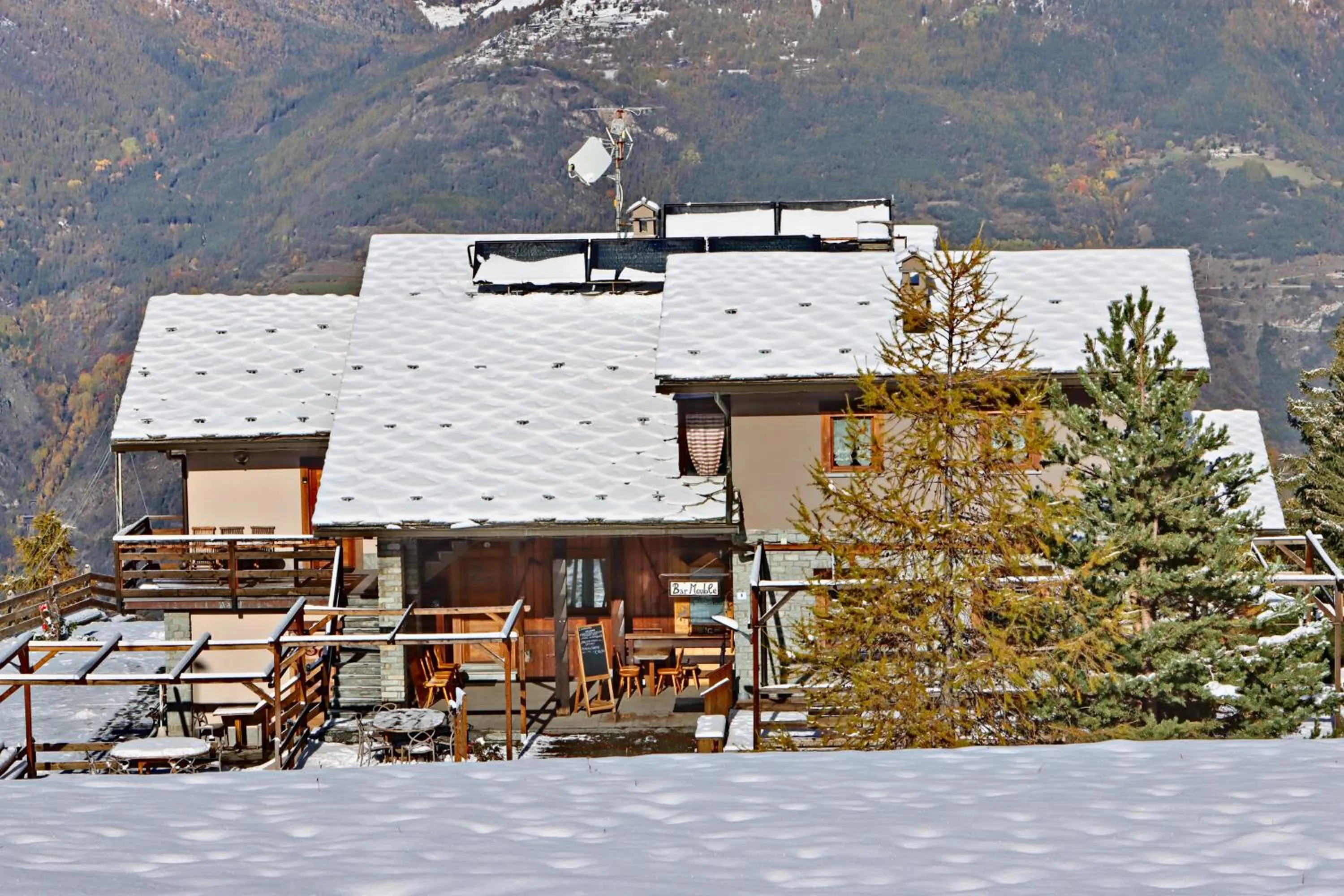 Property building in Hotel Chacaril