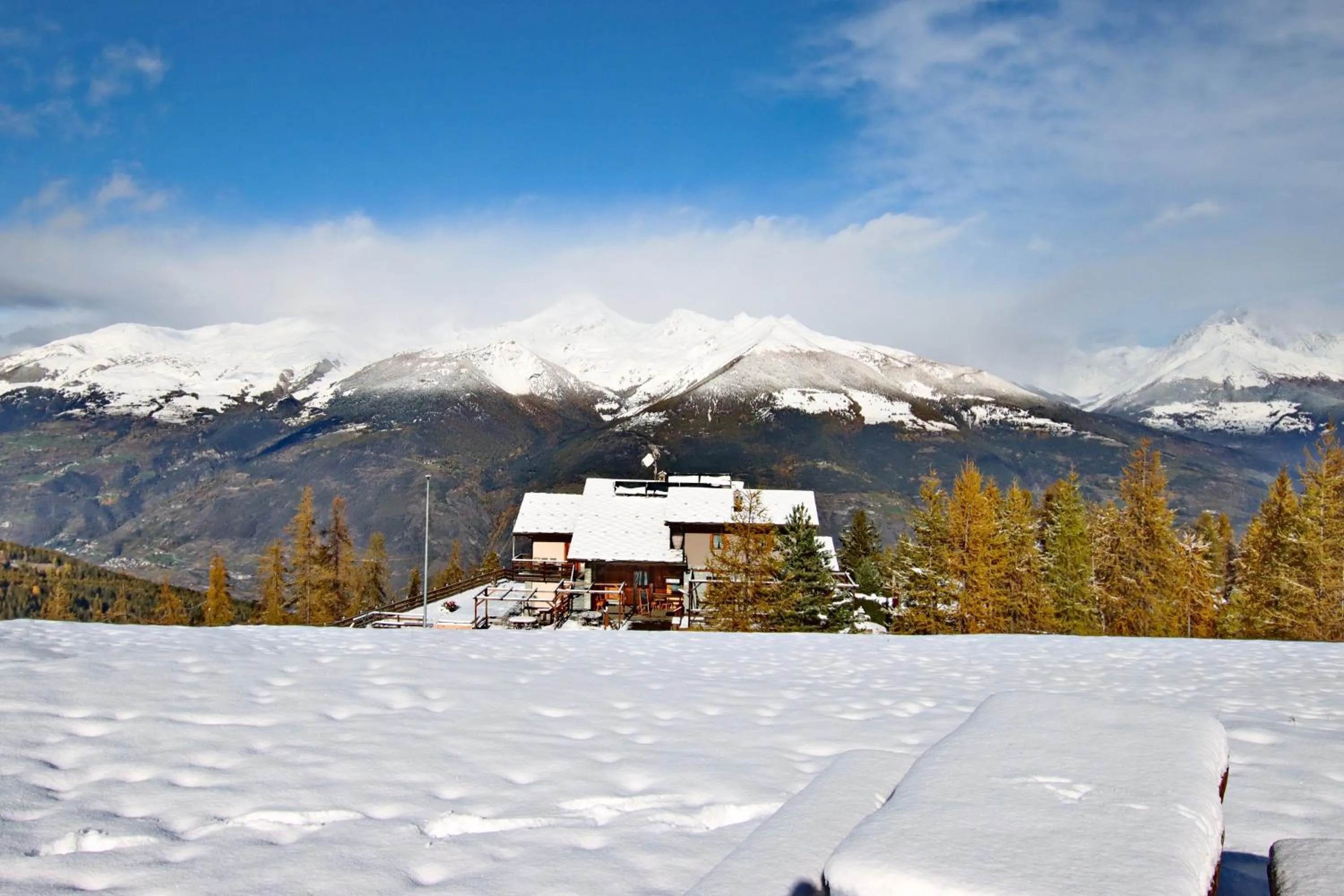 Property building in Hotel Chacaril