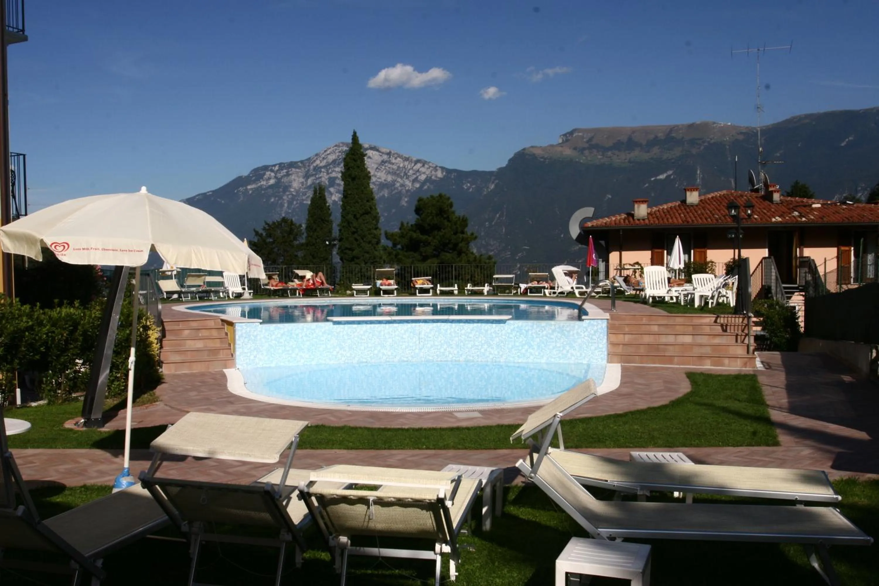 Swimming pool in 3MÙZEN apartments