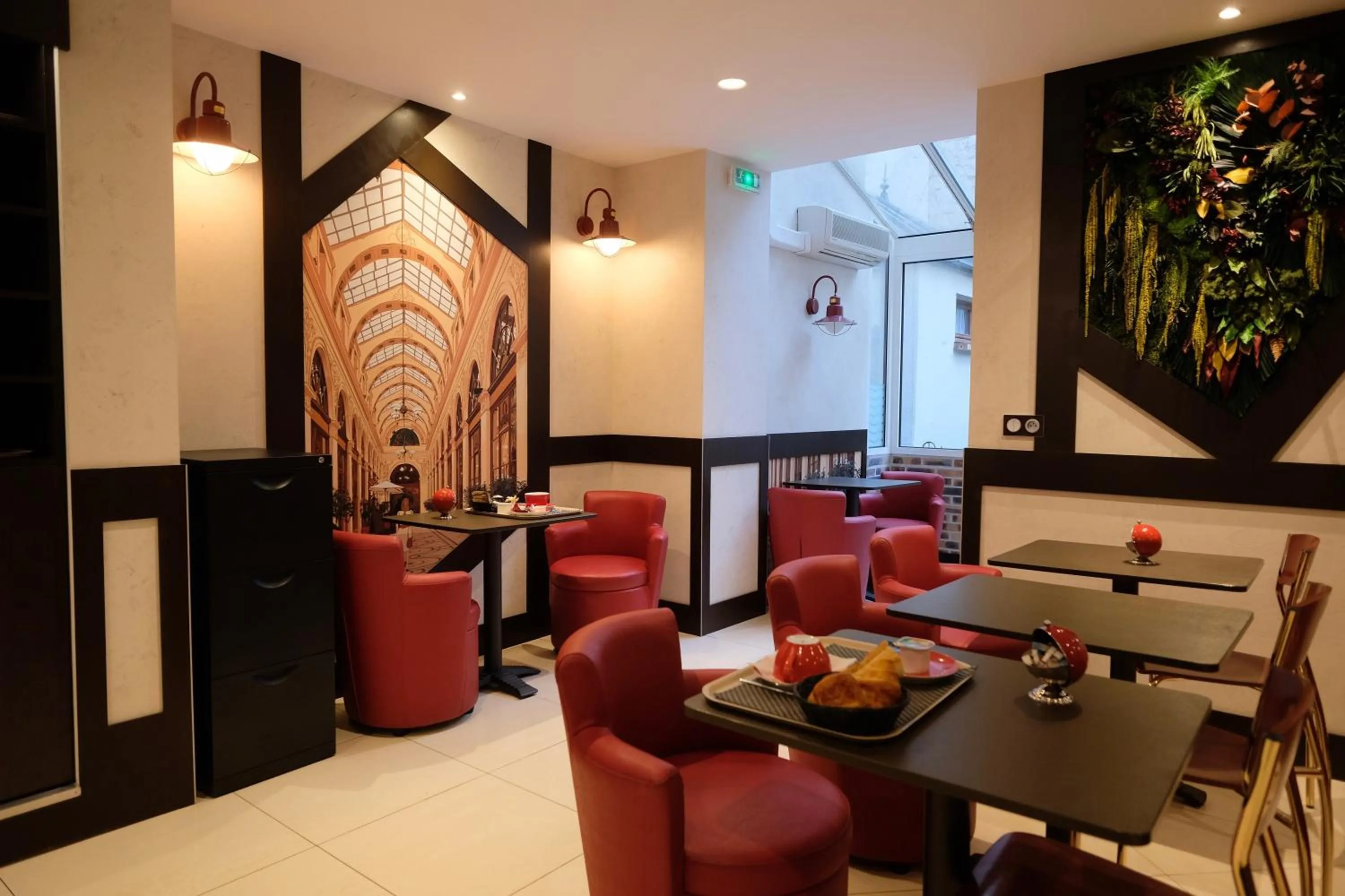 Restaurant/places to eat in Amiral-Fondary