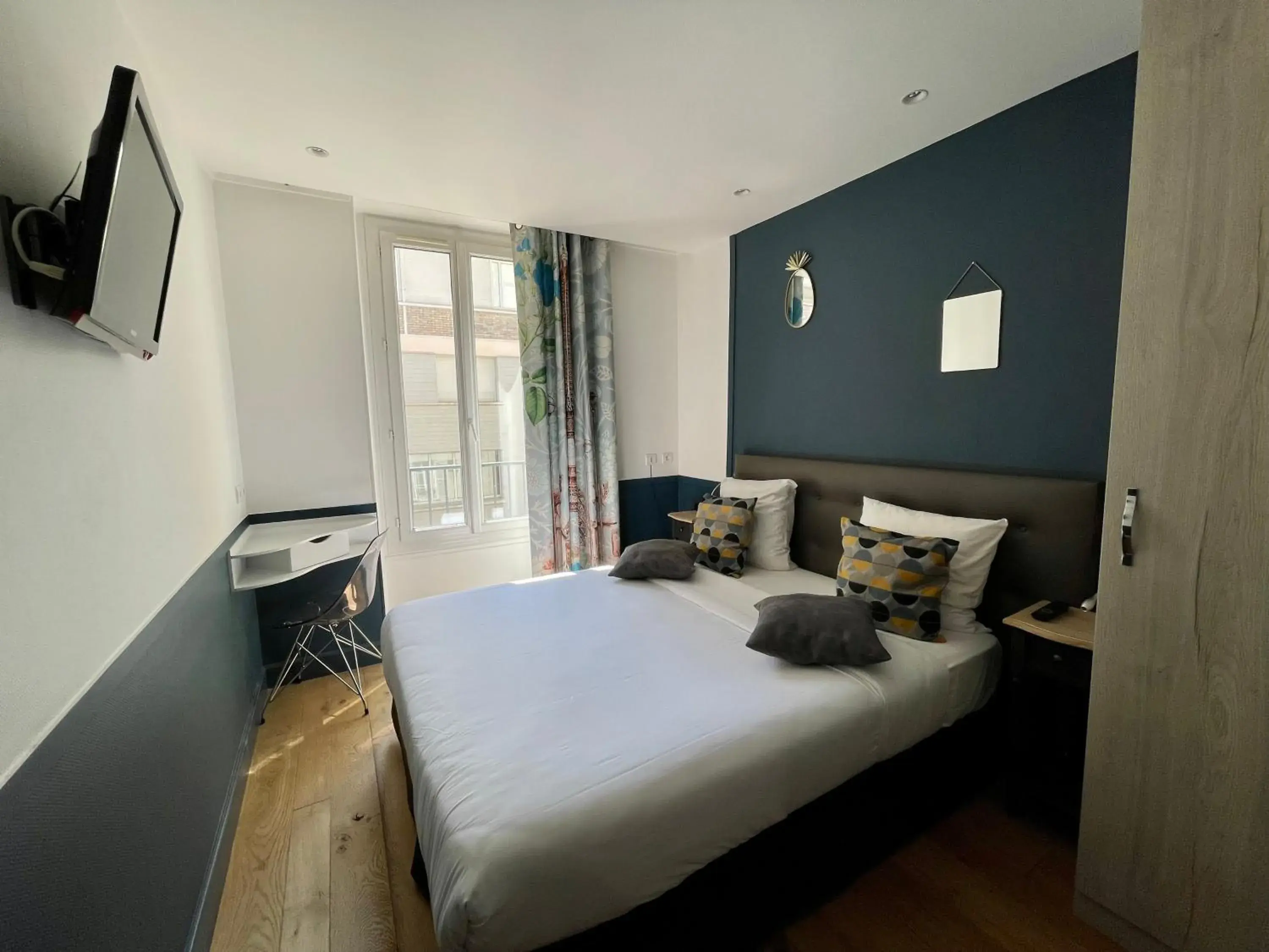 Photo of the whole room, Bed in Amiral-Fondary Photo of the whole room, Bed in Amiral-Fondary