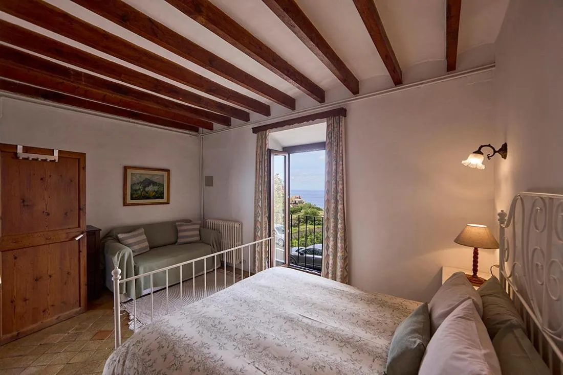 Sea view, Bed in Can Busquets