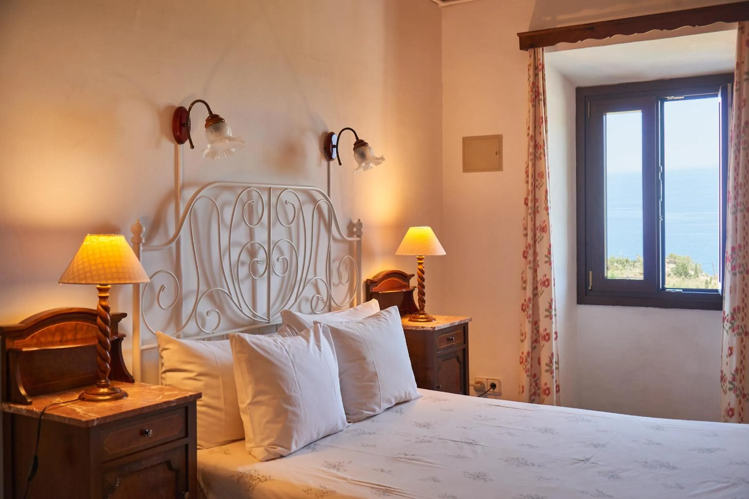 Bedroom, Bed in Can Busquets