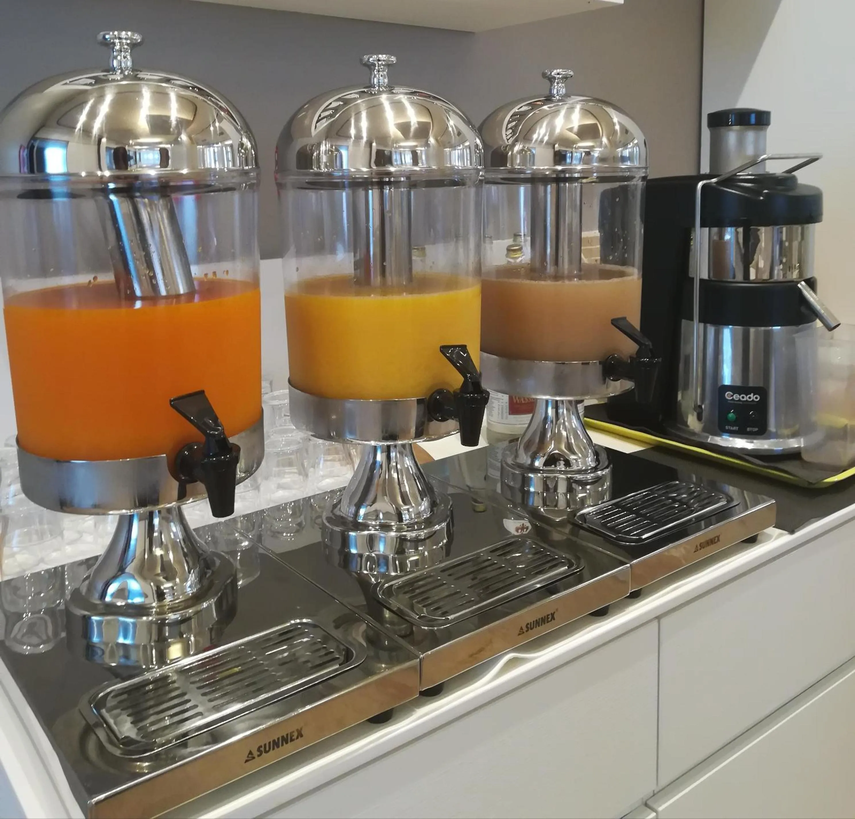 Buffet breakfast in Hotel Atlantico