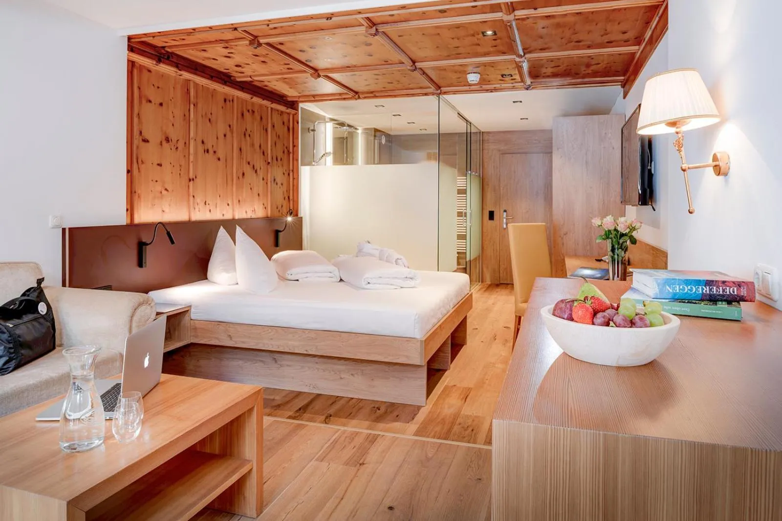 Photo of the whole room, Bed in Hotel Jesacherhof 4s