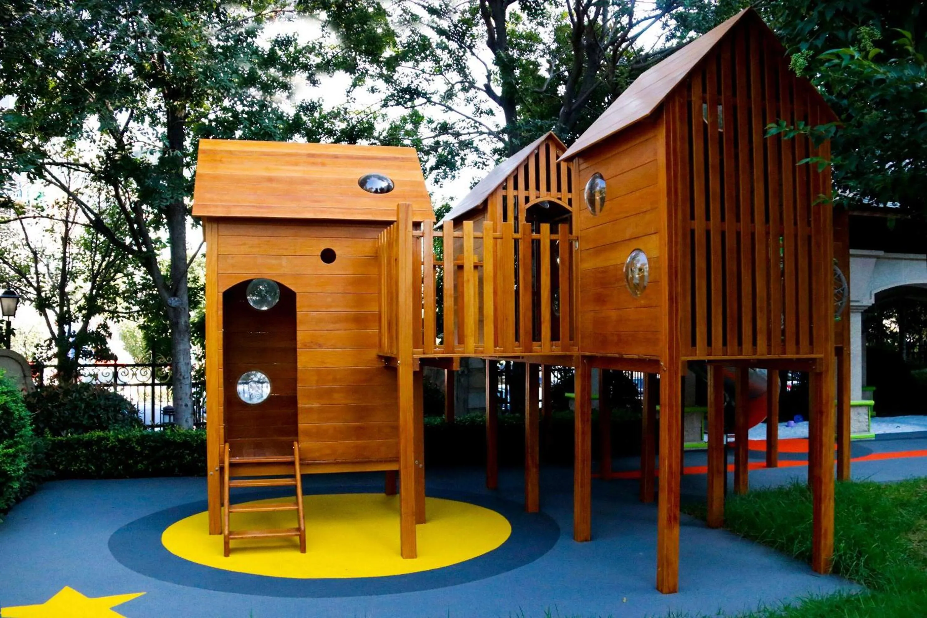 Other in Wyndham Qingdao l Free Fixed-Time Shuttle Service Between Hotel and Airport & North Railway Station l Outdoor Children's Amusement Park l 1-Hour Play Snooker or Table Tennis